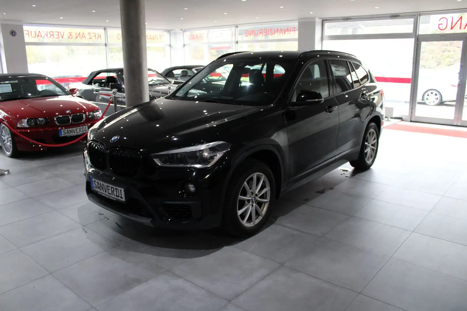 BMW X1 sDrive18d ADVANTAGE SPORT NAVI LED EURO 6 DPF Negru - 1