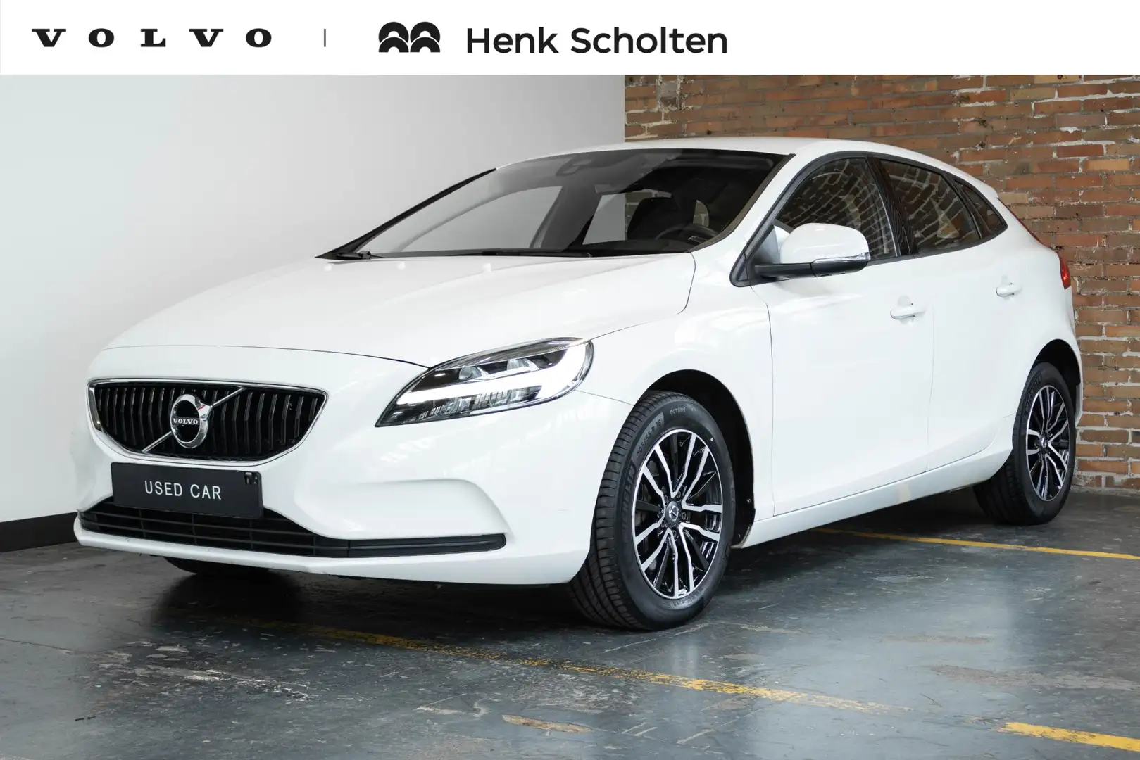 Volvo V40 T2 Automaat Polar+ | Parkeersensoren achter | Volv Wit - 1