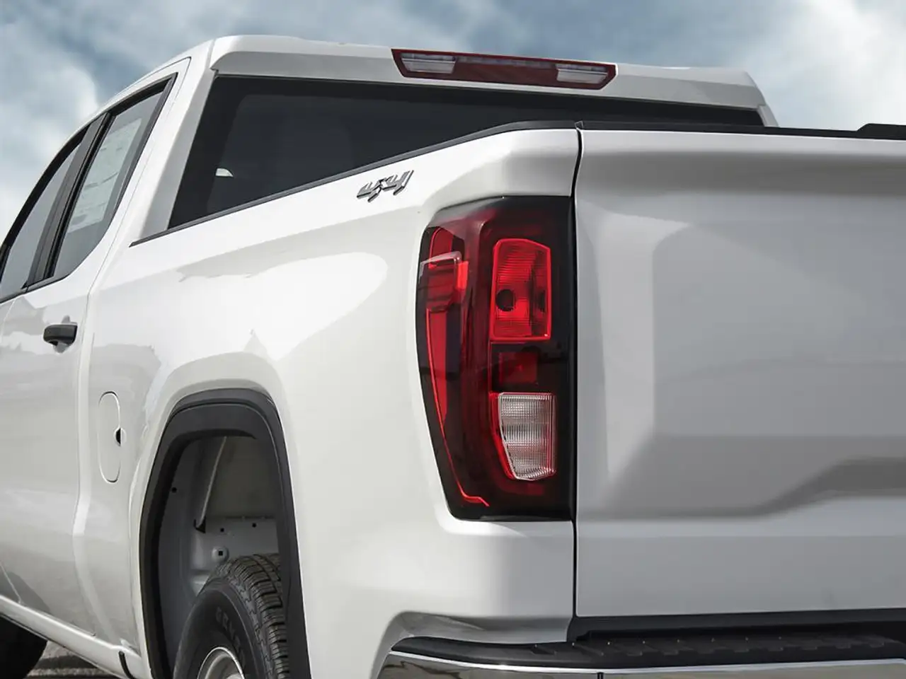 GMC Sierra 1500 снимка GMC Sierra 1500