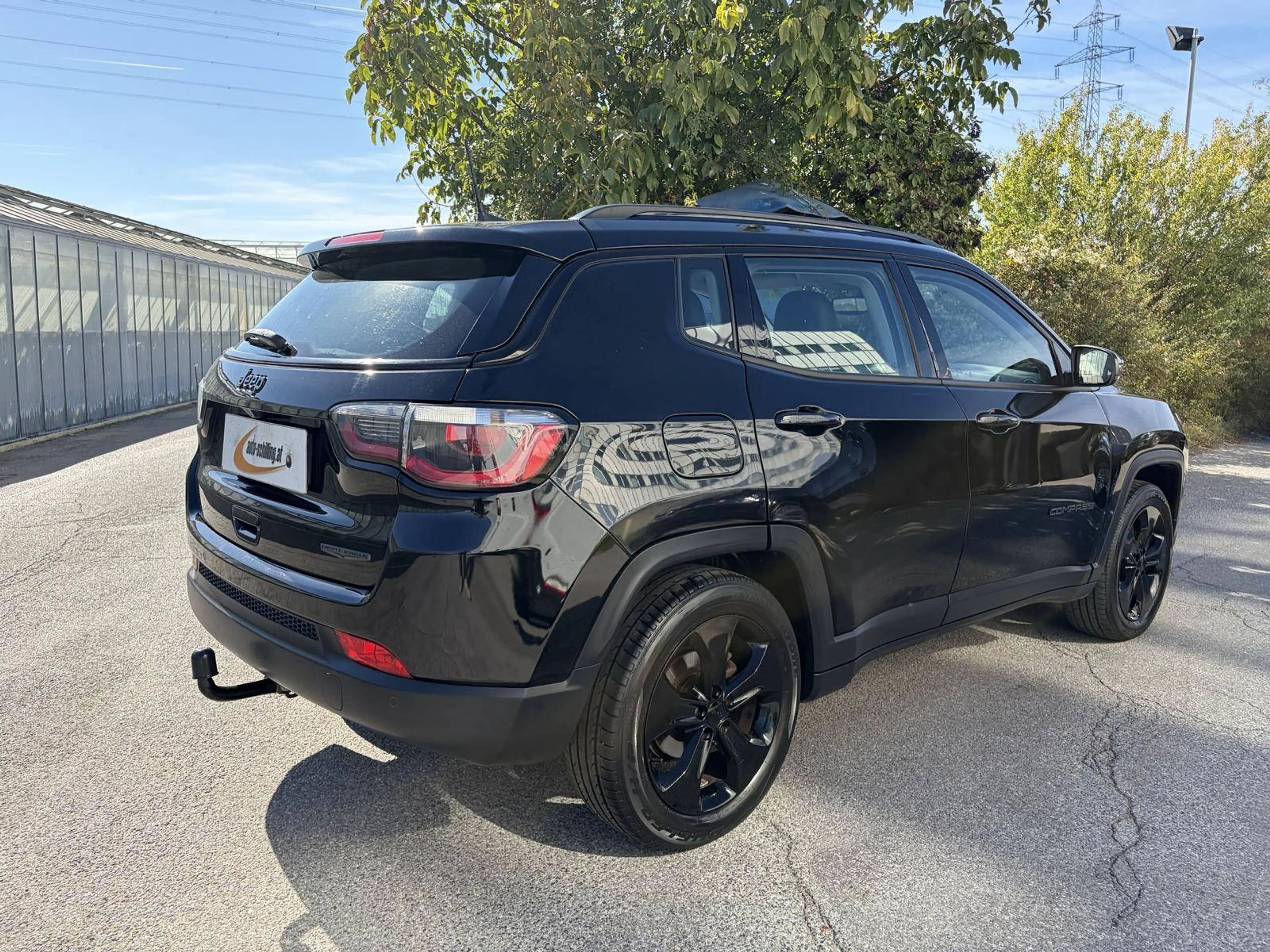 Jeep Compass 1,4 MultiAir2 Night Eagle AHK Kamera CarPlay Keyless LaneAssist 1.Besitz — photo 3