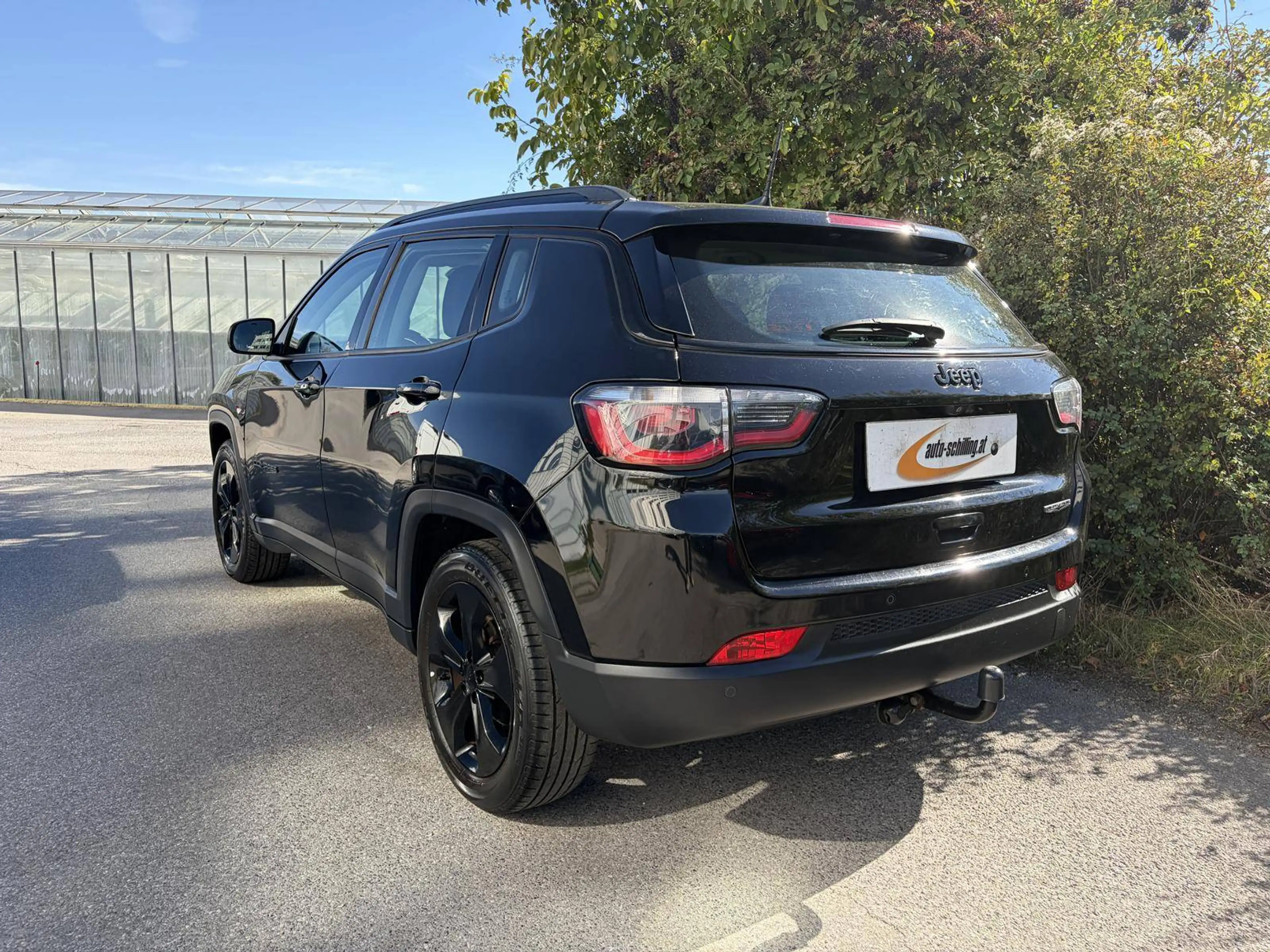 Jeep Compass 1,4 MultiAir2 Night Eagle AHK Kamera CarPlay Keyless LaneAssist 1.Besitz — photo 6