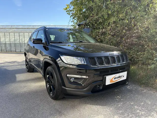 Jeep Compass 1,4 MultiAir2 Night Eagle AHK Kamera CarPlay Keyless LaneAssist 1.Besitz