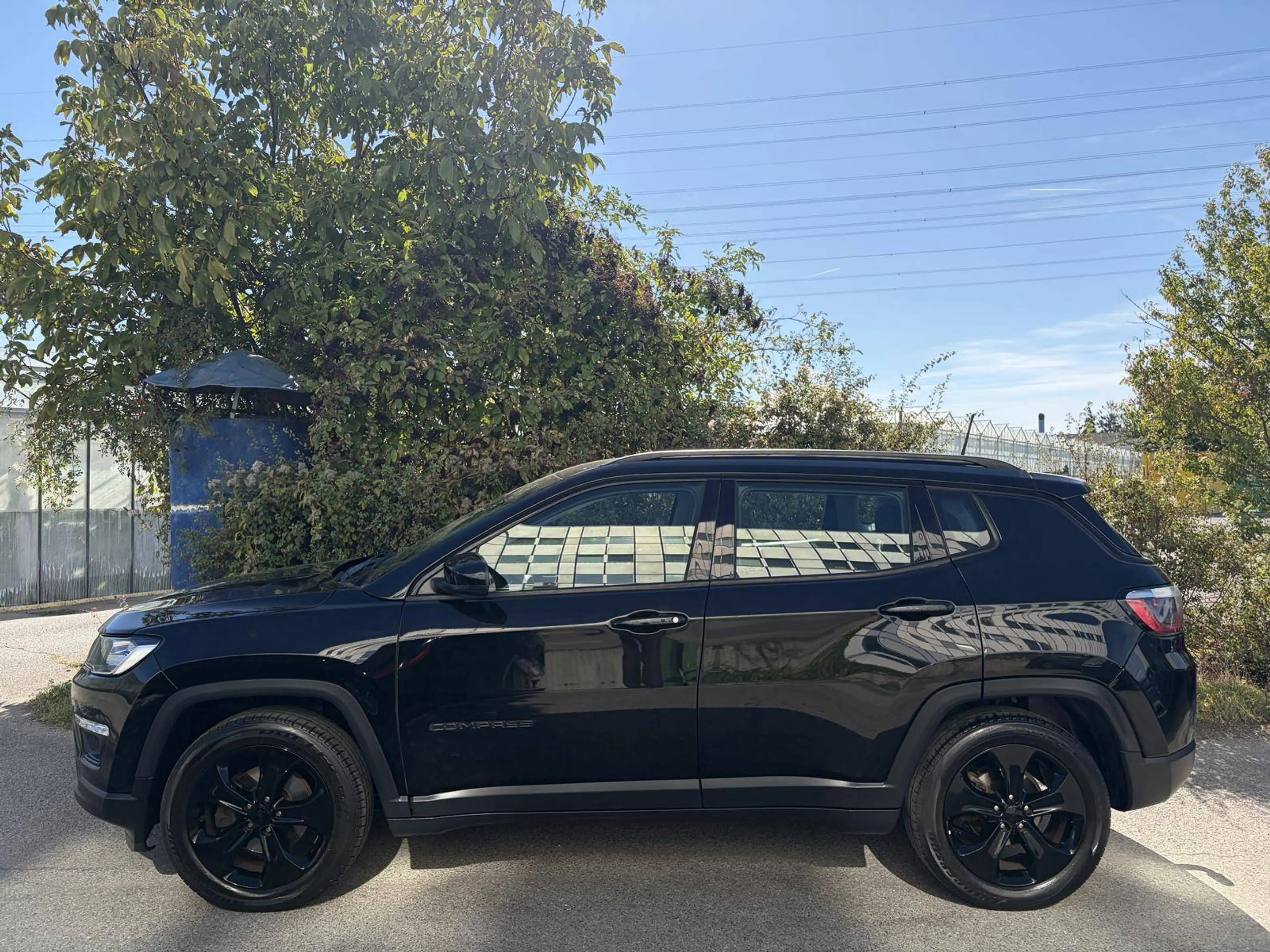 Jeep Compass 1,4 MultiAir2 Night Eagle AHK Kamera CarPlay Keyless LaneAssist 1.Besitz — photo 5