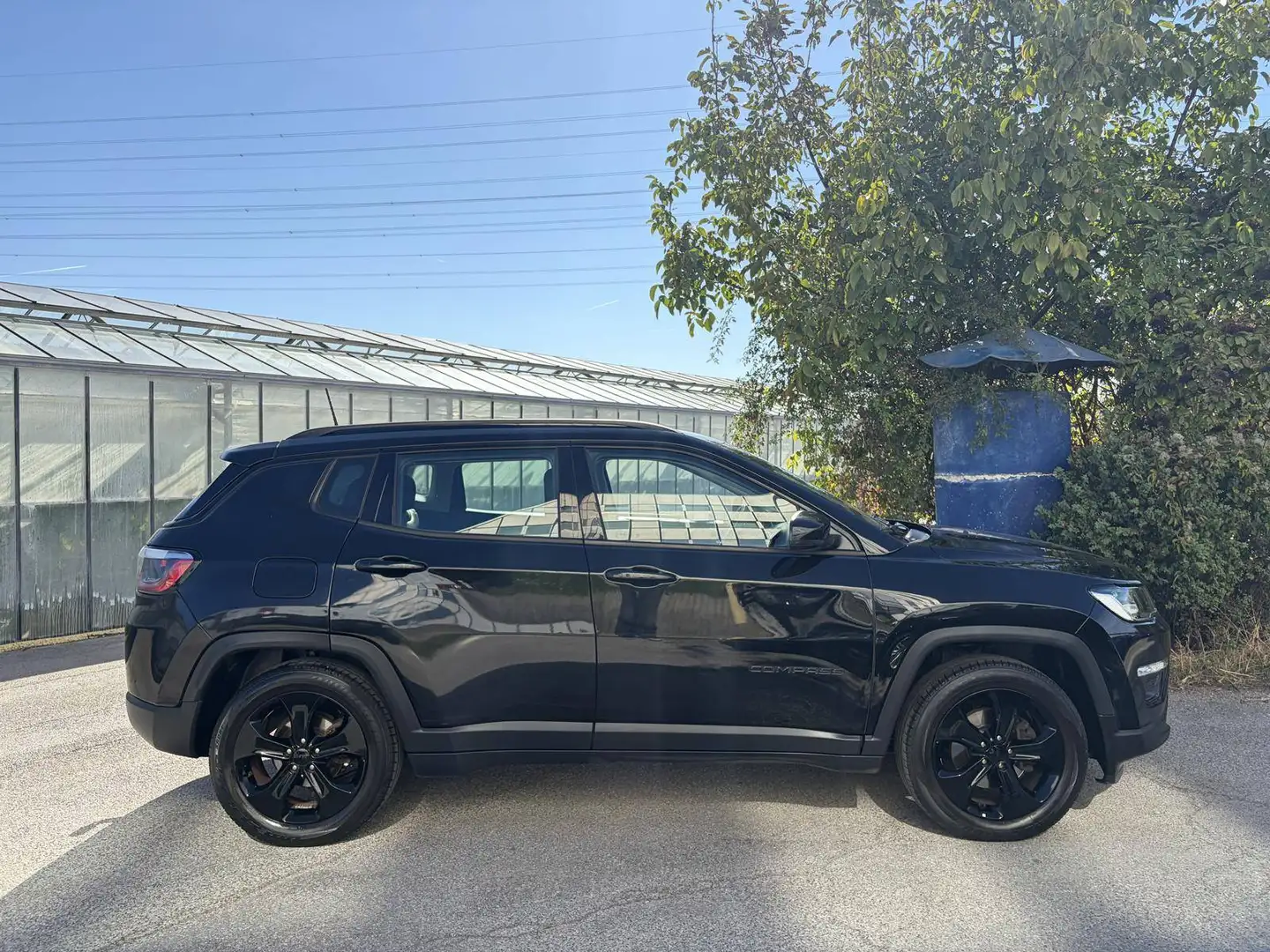 Jeep Compass 1,4 MultiAir2 Night Eagle AHK Kamera CarPlay Keyless LaneAssist 1.Besitz Schwarz - 2