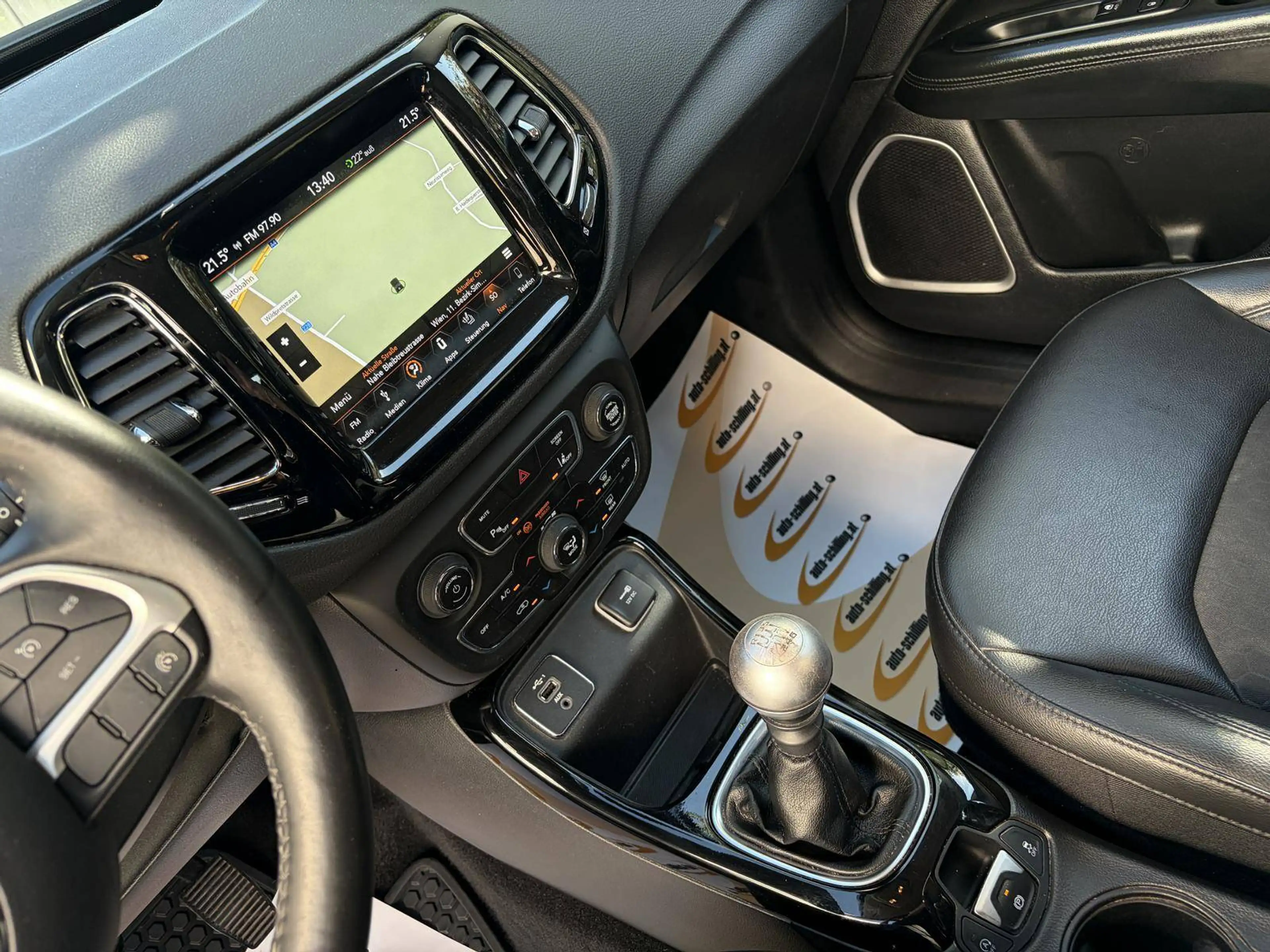 Jeep Compass 1,4 MultiAir2 Night Eagle AHK Kamera CarPlay Keyless LaneAssist 1.Besitz — photo 11