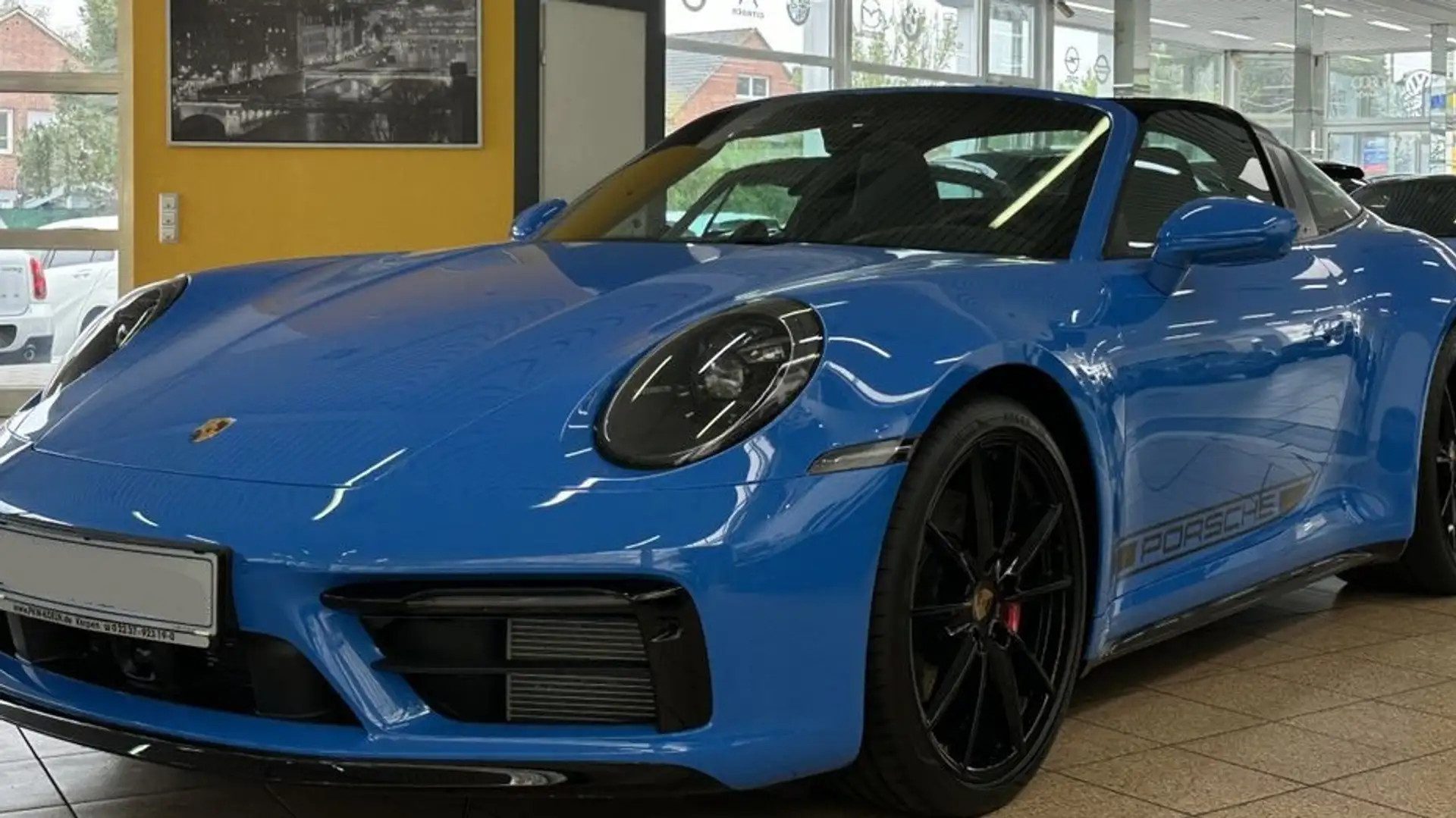 Porsche 992 Targa 4 S PDK Azul - 1