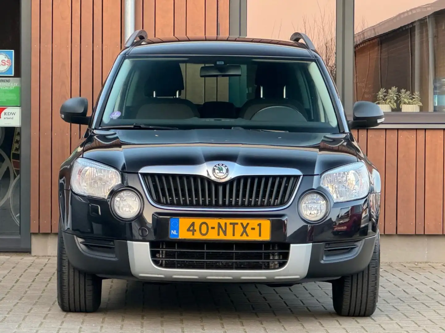 Skoda Yeti 1.2 TSI ACTIVE PLUS TREKHAAK ZWART CRUISE CONTROLE Fekete - 2