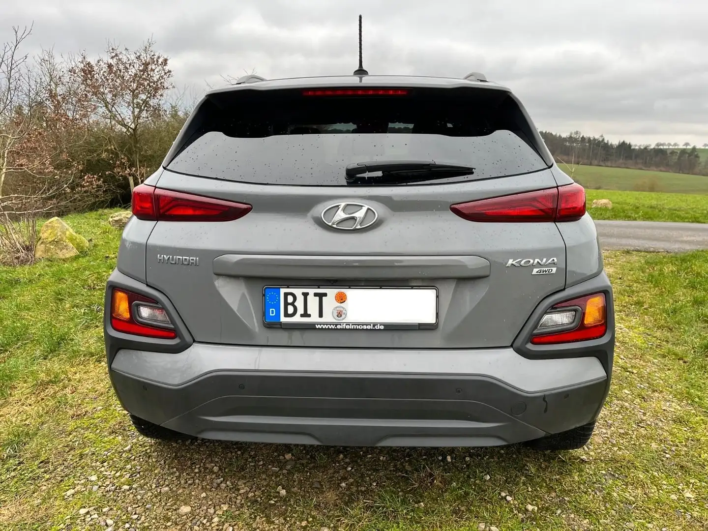 Hyundai KONA Kona+1.6+T-GDI+DCT+4WDStyle Grau - 2