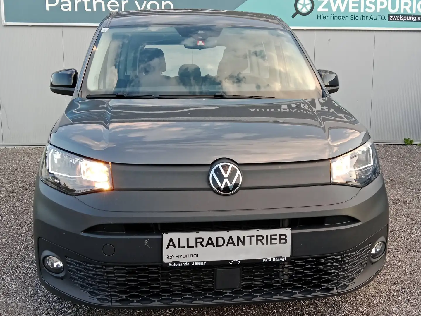 Volkswagen Caddy Basis 4Motion Grau - 1