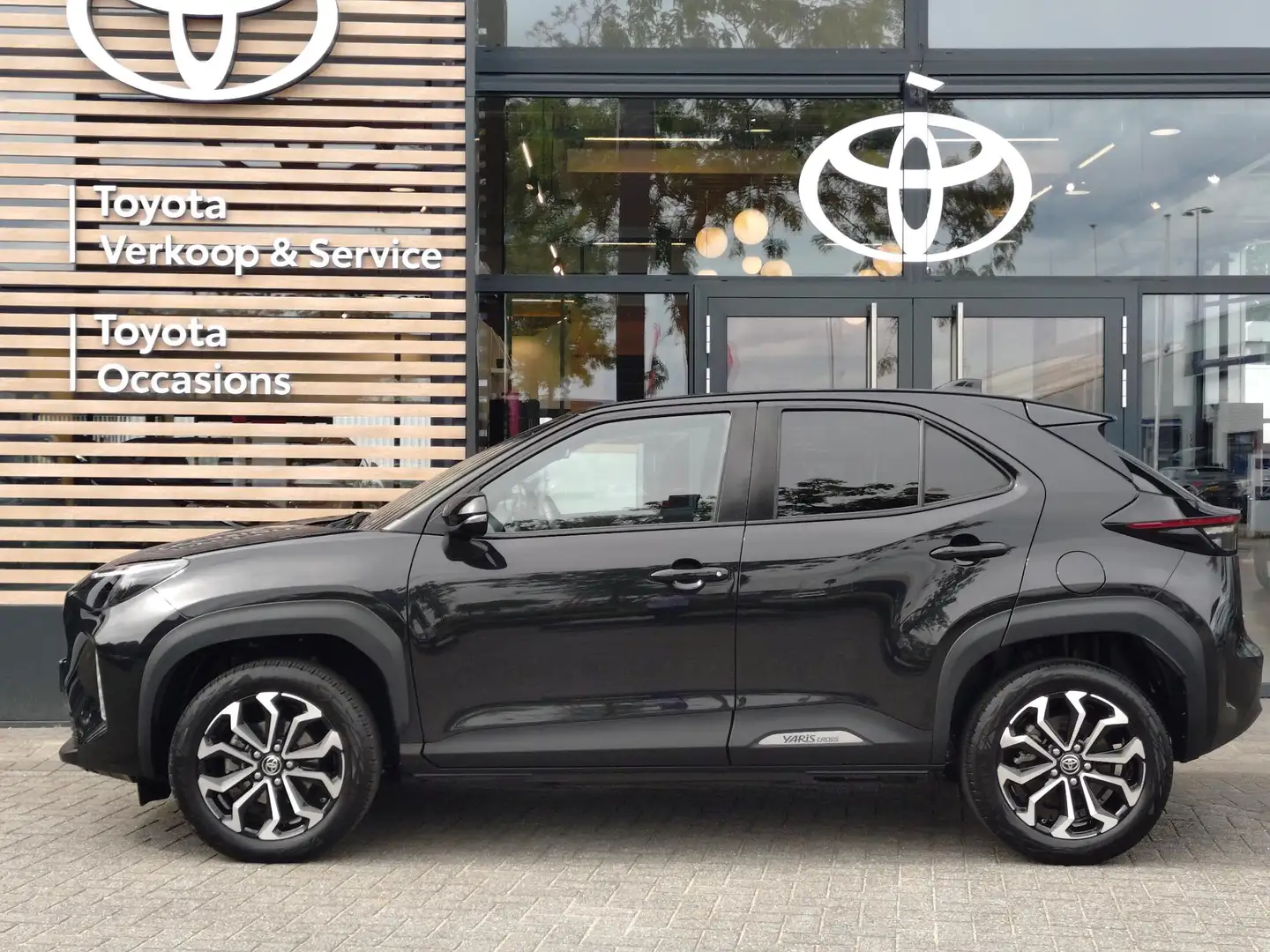 Toyota Yaris Cross 1.5 Hybrid Dynamic Edition Zwart - 2