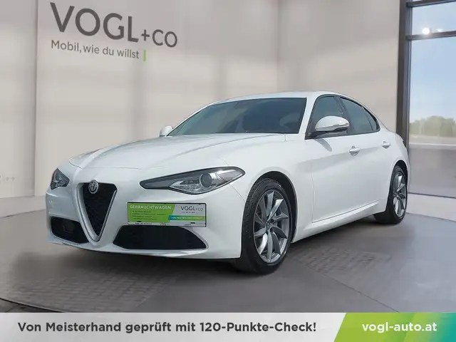Alfa Romeo Giulia Super 2.2 160 ATX RWD
