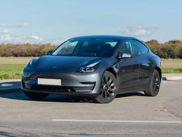 Model 3 Standard Range RWD - RESERVIERT
