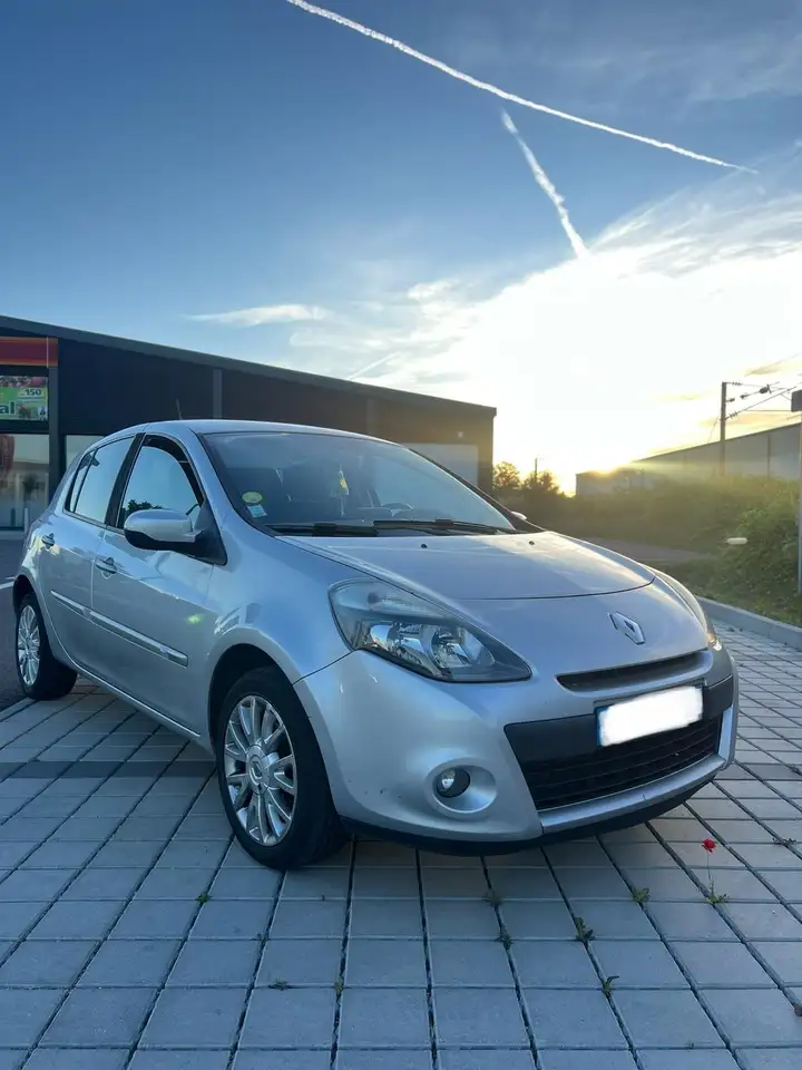 Renault Clio III dCi 90 eco2 Dynamique TomTom