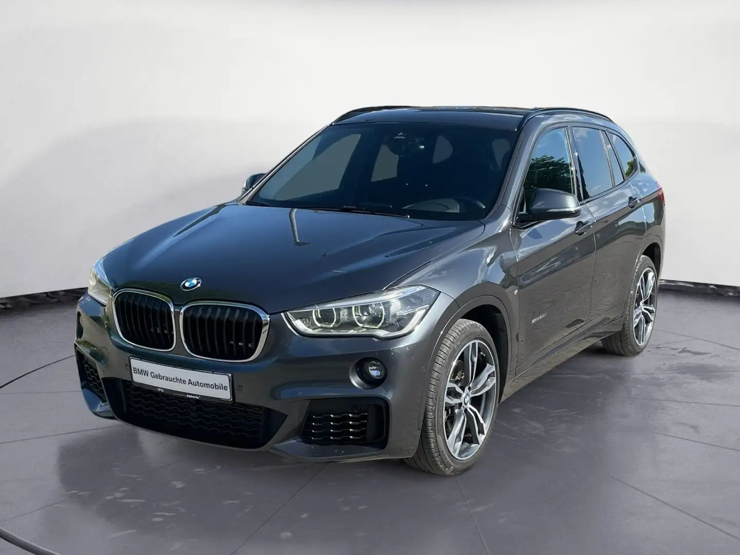 BMW X1 sDrive20i M Sport Steptronic DCT Klimaaut. Grau - 2