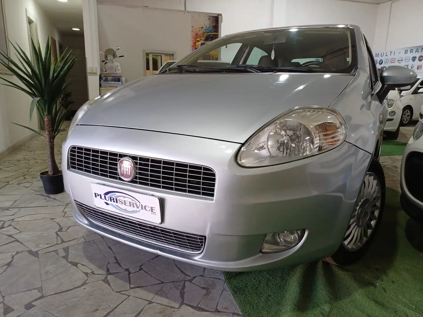 Fiat Grande Punto Grande Punto 5p 1.2 Dynamic GPL Plateado - 1