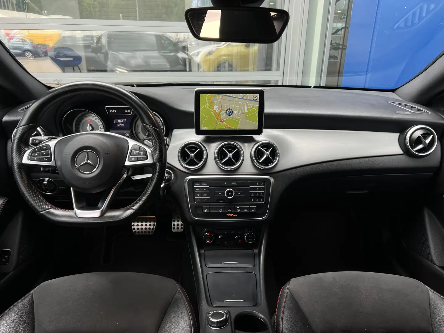 Mercedes-Benz CLA 180 Shooting Brake AMG Line | Camera | Stoelverw. | Cl Zwart - 2