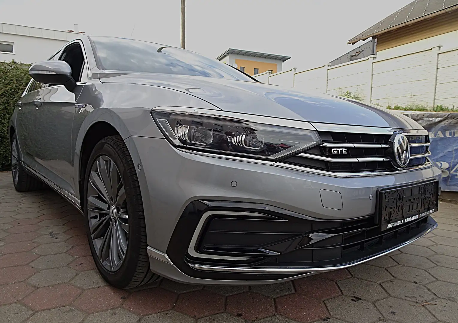 Volkswagen Passat Variant GTE Highline Grau - 2