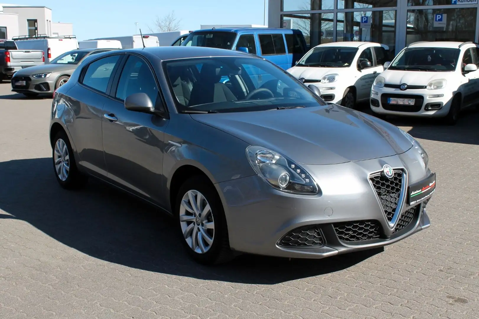 Alfa Romeo Giulietta 1.4 120 PS Navi, DAB, Allwetter Gris - 2