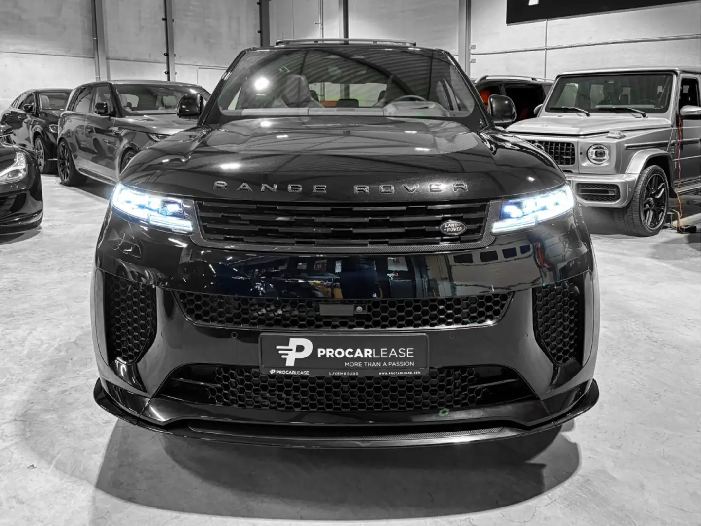 Land Rover Range Rover Sport P635 SV EDITION ONE/ FULL CARBON / ECHANGE;REPRISE Schwarz - 2