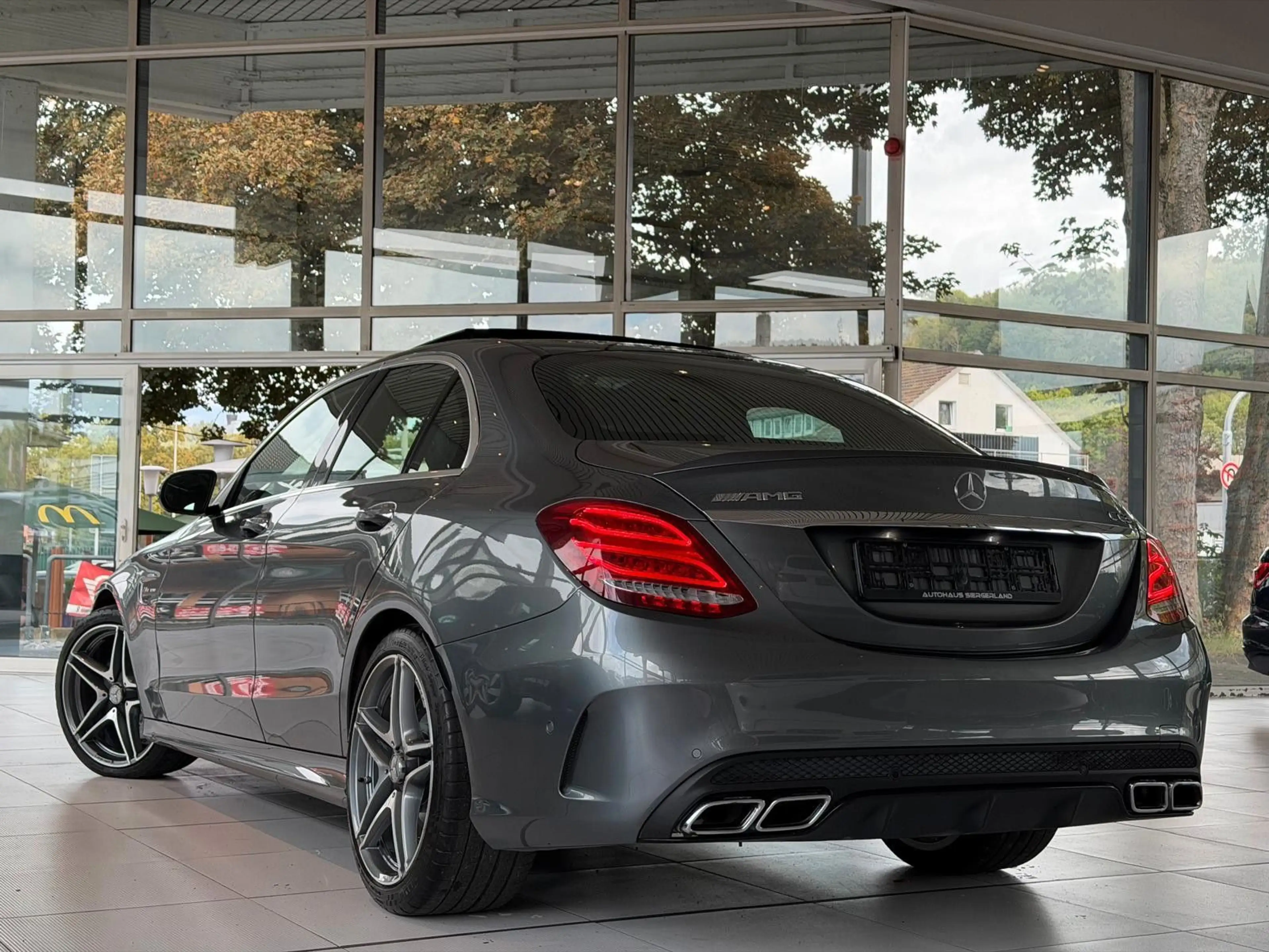 Mercedes-Benz C 63 AMG /Burmester/Pano/SportAbgas/Scheckheft/ — photo 7