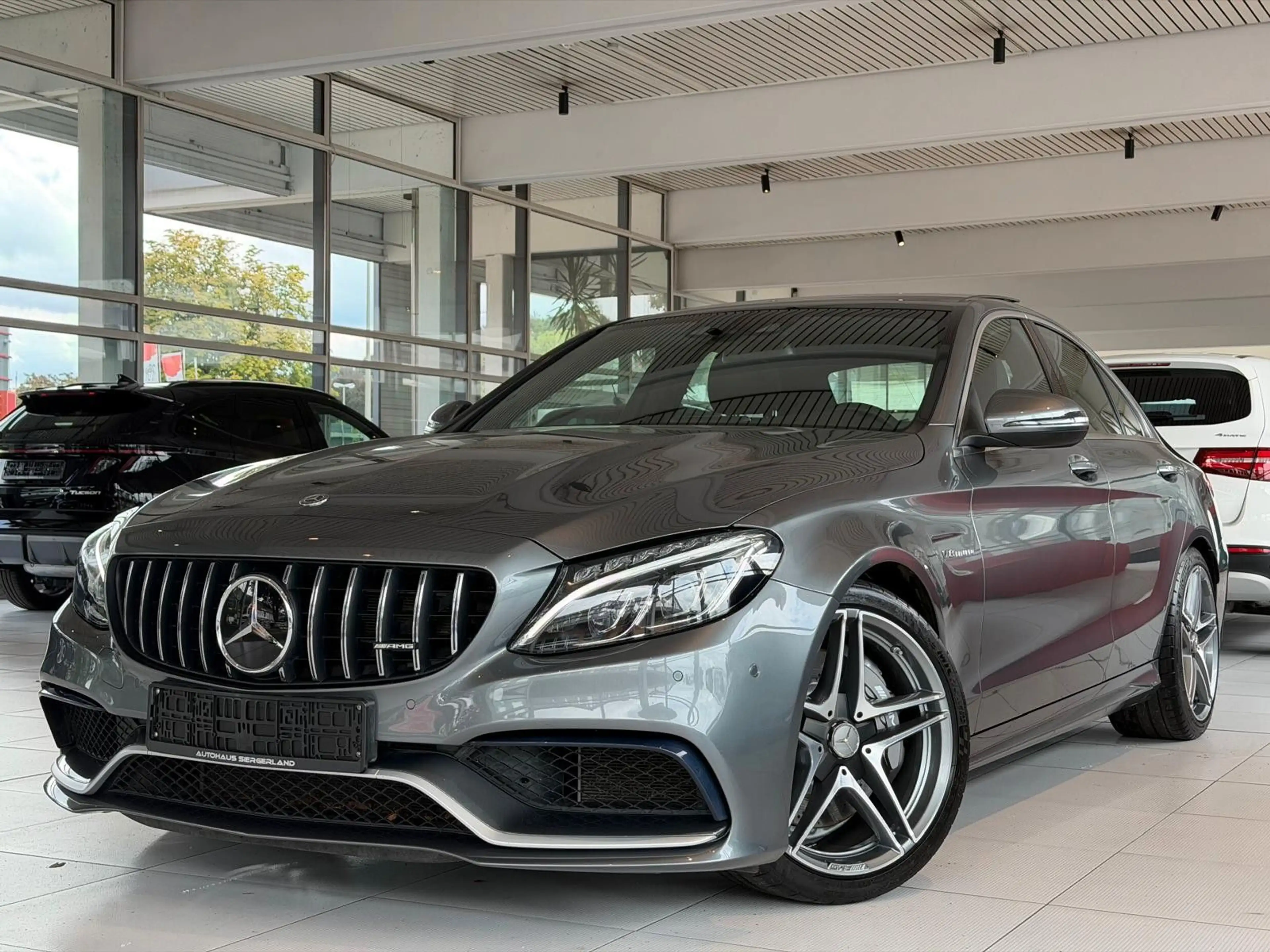 Mercedes-Benz C 63 AMG /Burmester/Pano/SportAbgas/Scheckheft/ — photo 4