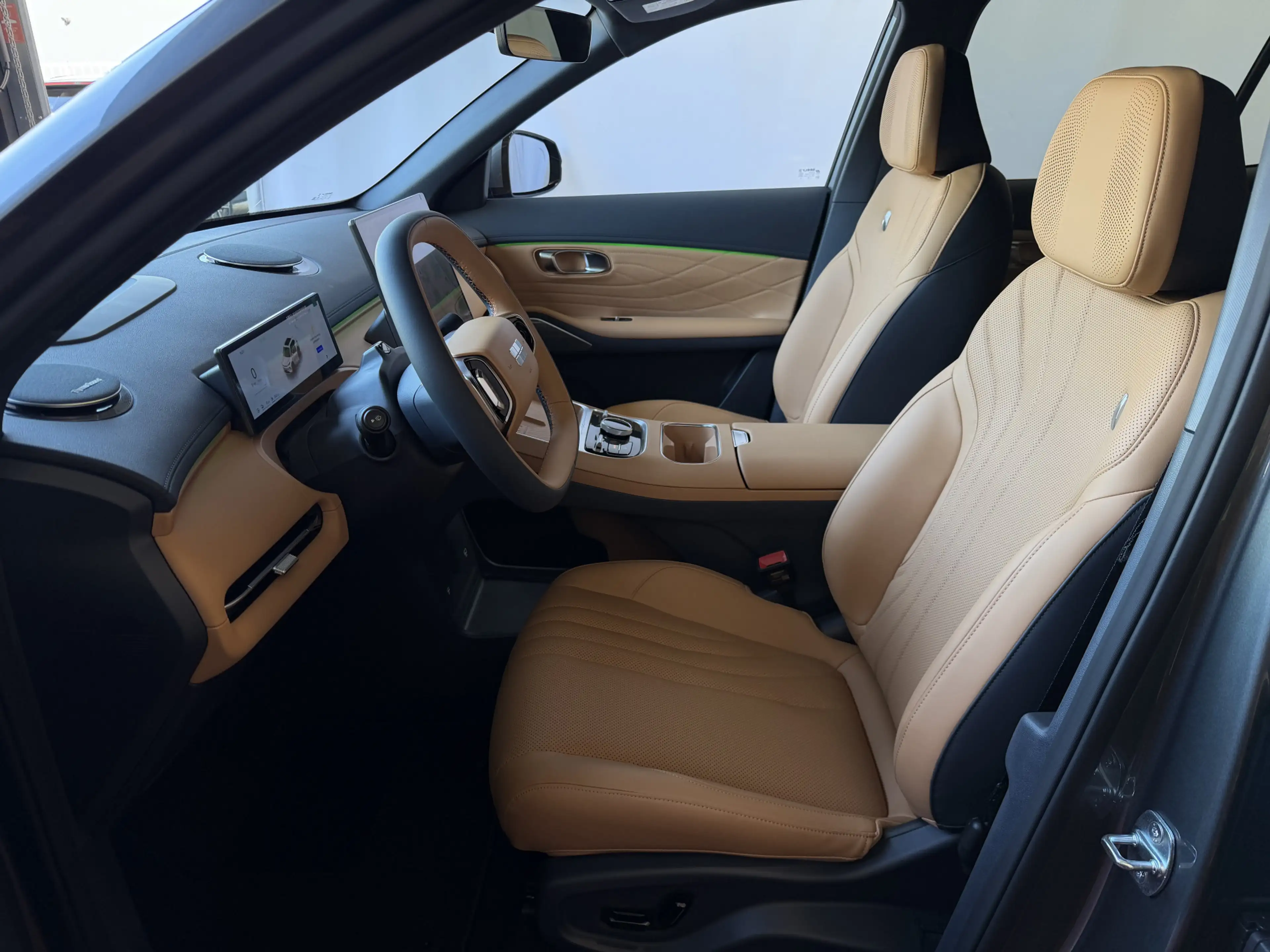 Geely Starray EM-i MAX+ PHEV LONG RANGE BRUIN LEER NIEUWE AUTO 09/202 — photo 16