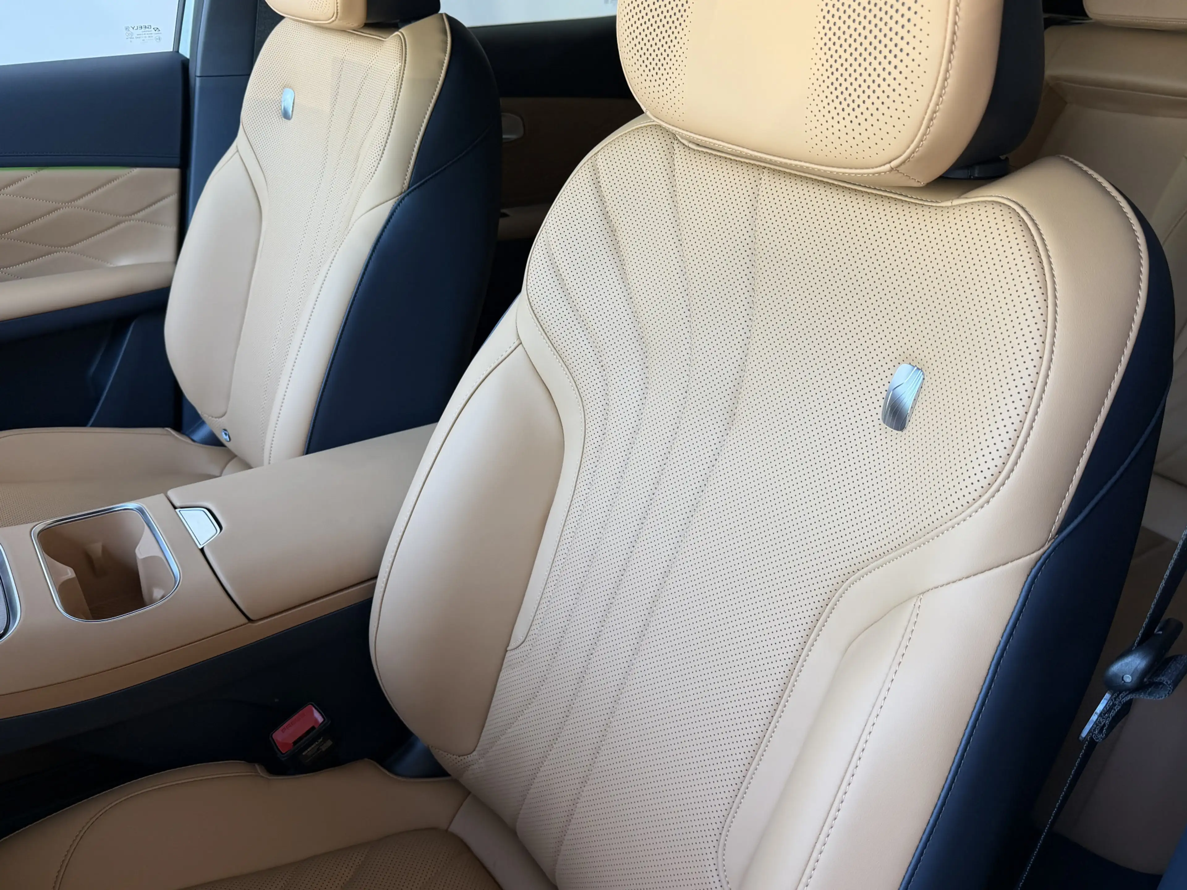 Geely Starray EM-i MAX+ PHEV LONG RANGE BRUIN LEER NIEUWE AUTO 09/202 — photo 17