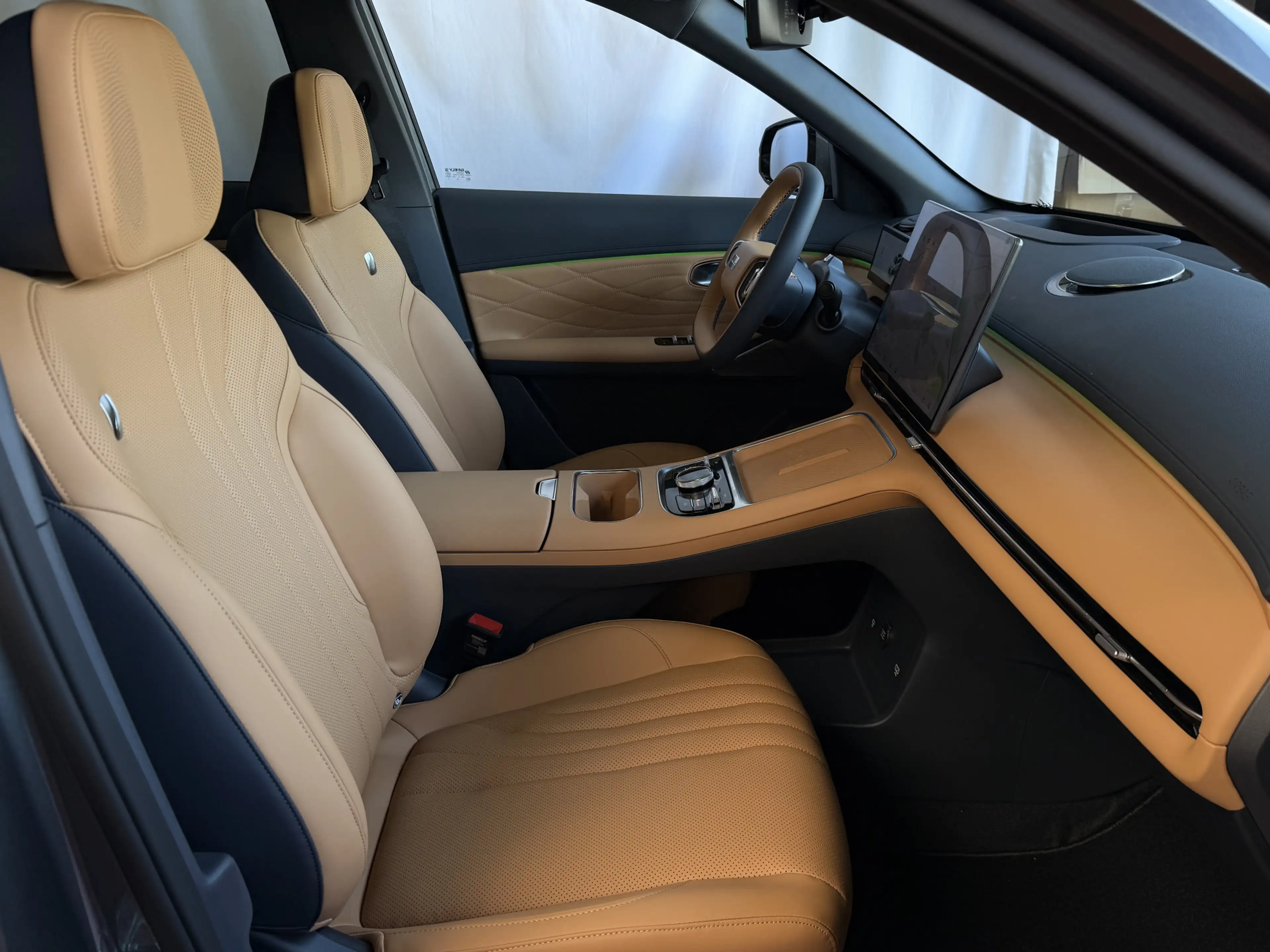Geely Starray EM-i MAX+ PHEV LONG RANGE BRUIN LEER NIEUWE AUTO 09/202 — photo 34