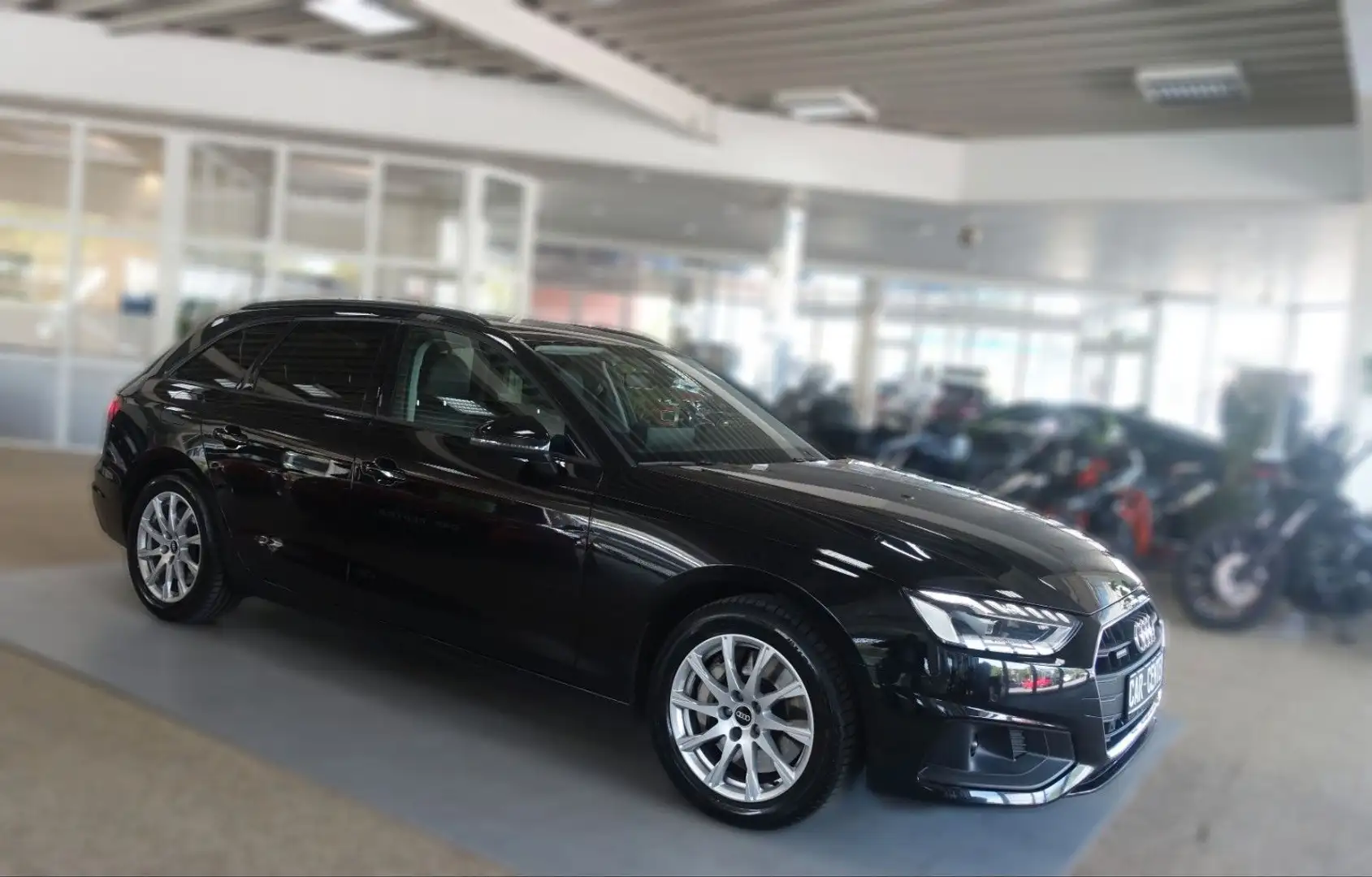 Audi A4 Avant 50 TDI qu. Business; NAV PANO KAM AHK Schwarz - 2