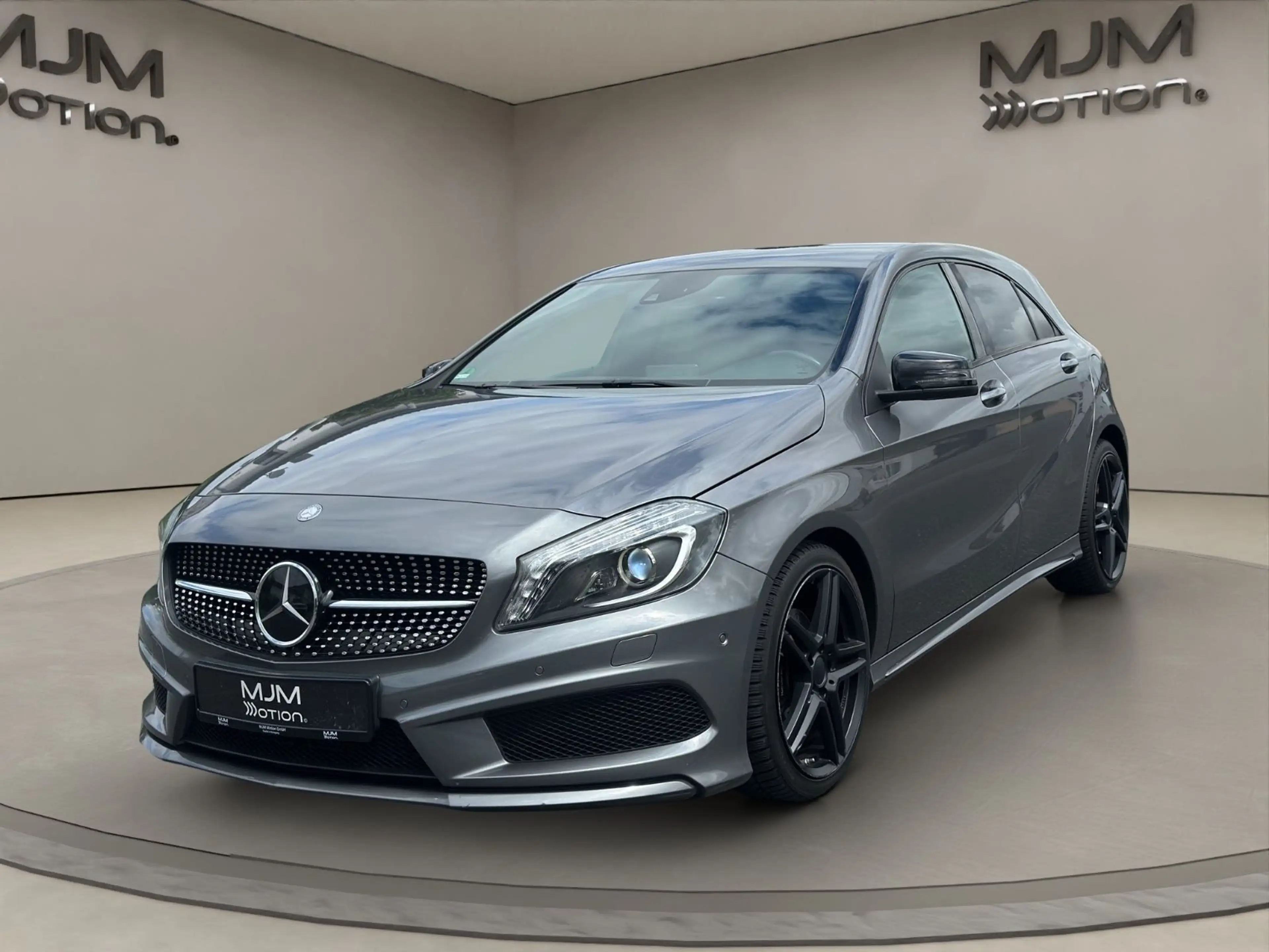 Mercedes-Benz A 200 AMG Leder Xenon Navi Garantie Scheckheft — photo 3