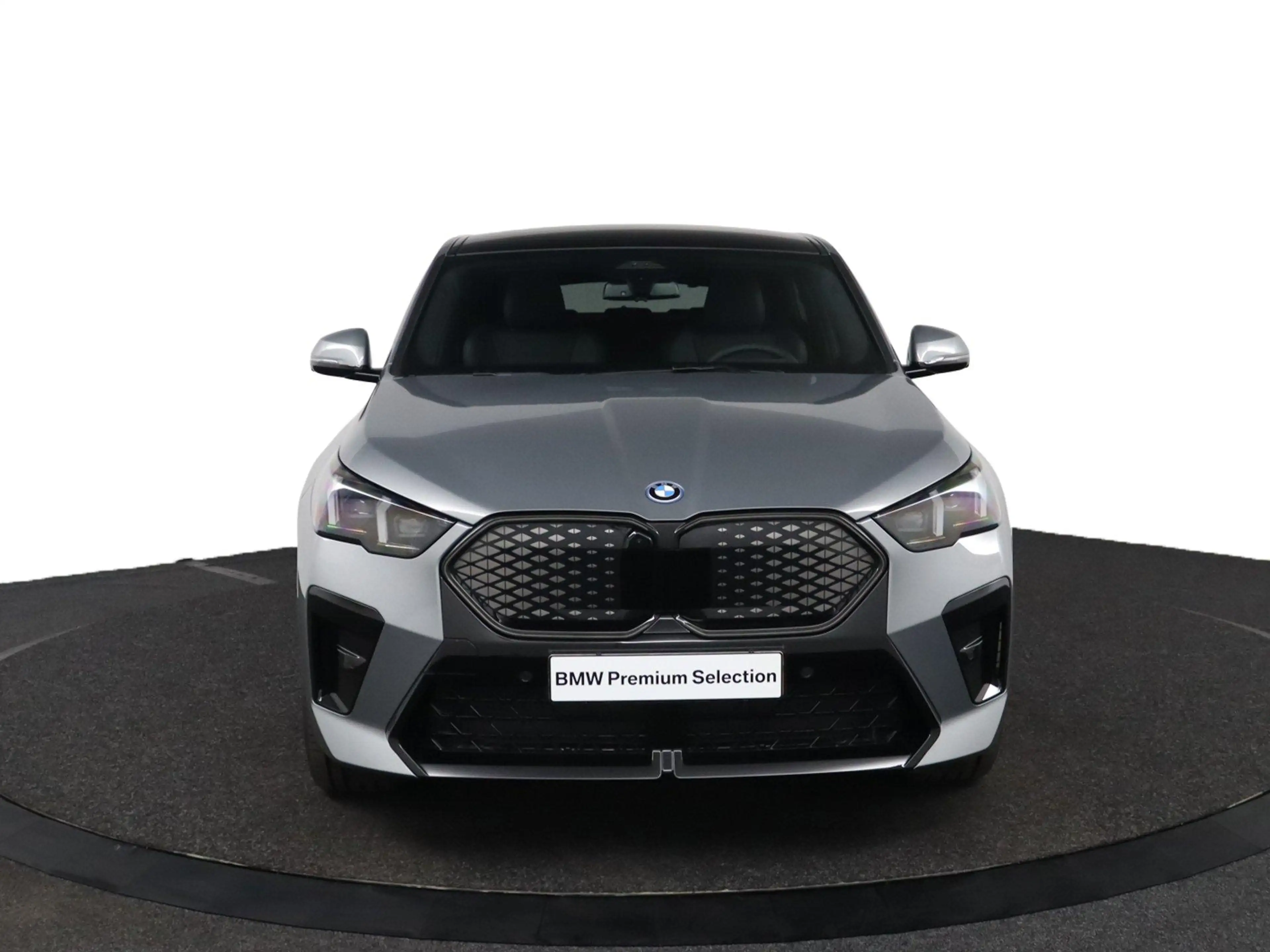 BMW iX2 eDrive20 67 kWh M Sport Edition M Sport Pro | Trek — photo 2