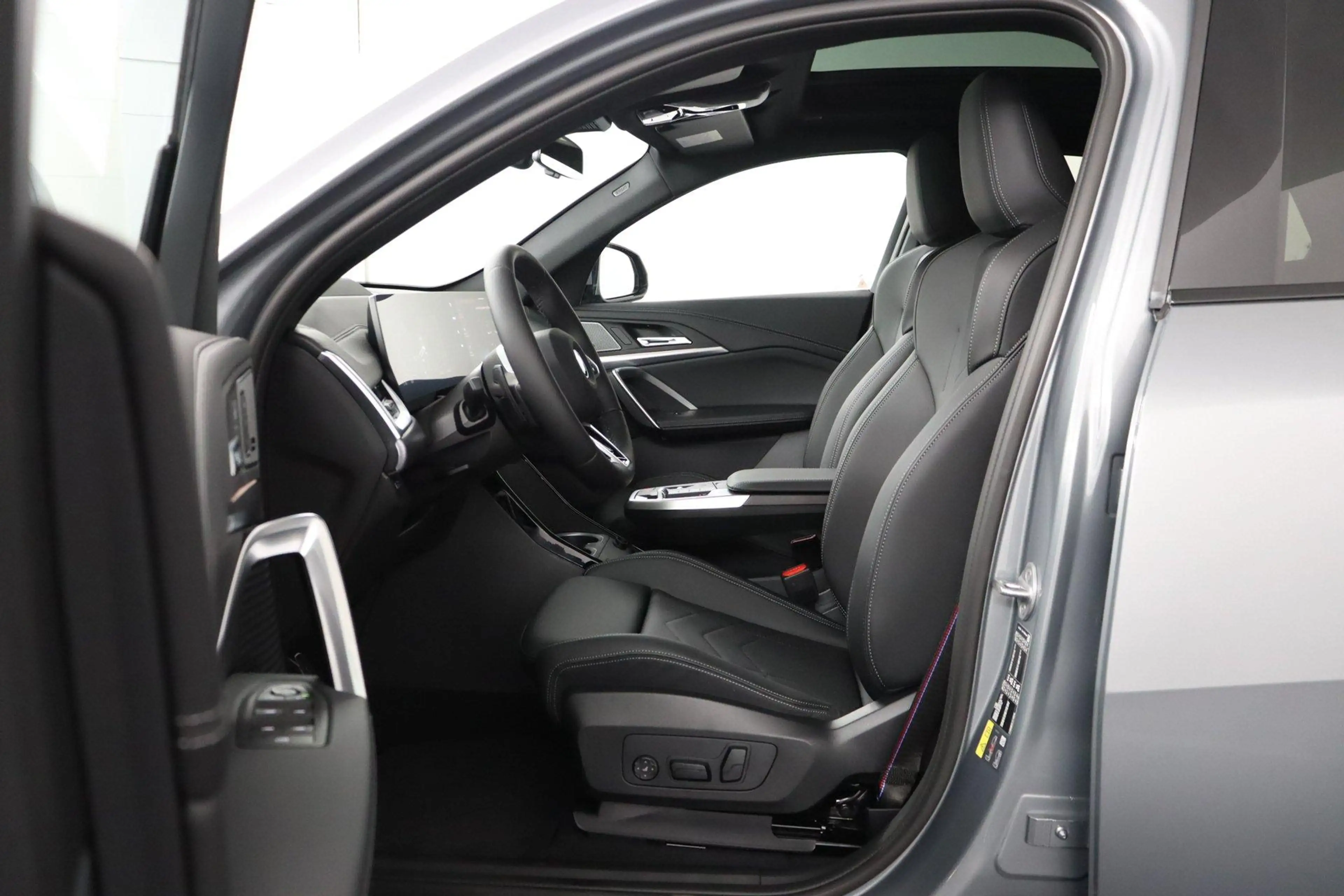 BMW iX2 eDrive20 67 kWh M Sport Edition M Sport Pro | Trek — photo 14