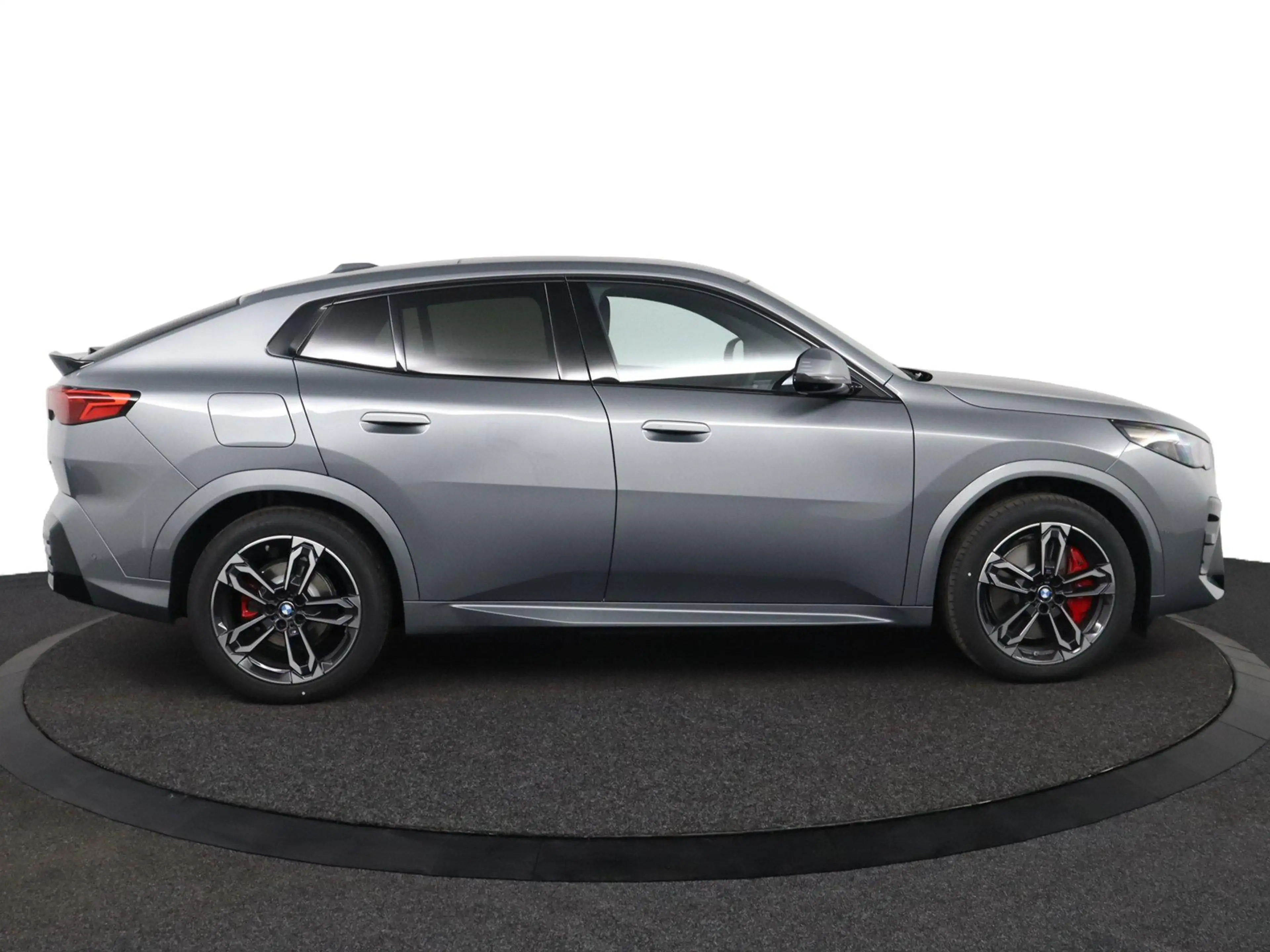 BMW iX2 eDrive20 67 kWh M Sport Edition M Sport Pro | Trek — photo 5