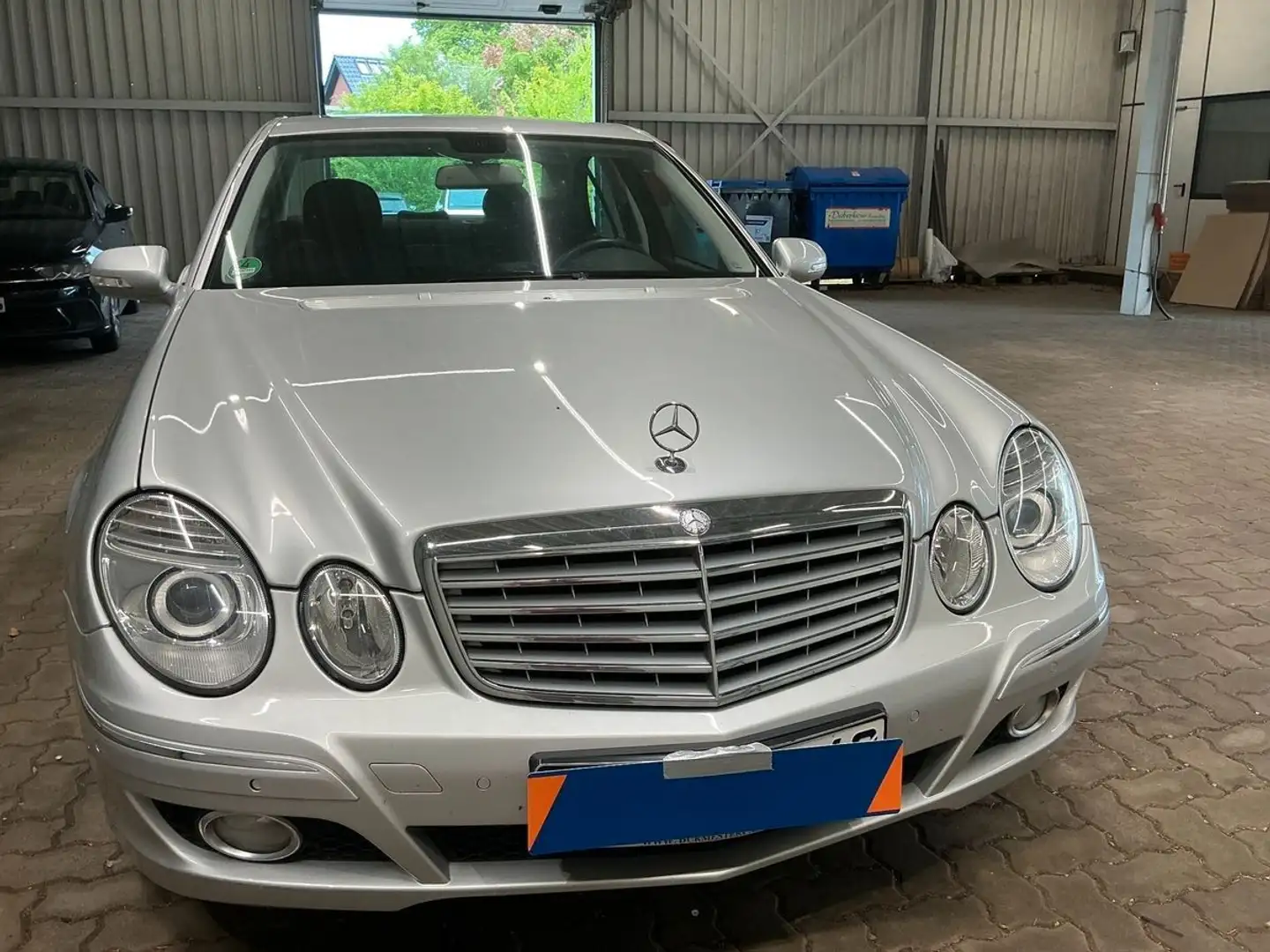 Mercedes-Benz E 220 CDI Lim. ATG *SDACH*AHK*SHZ*TEM*PDC* Срібний - 2