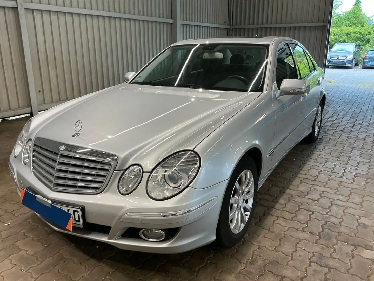 Mercedes-Benz E 220 CDI Lim. ATG *SDACH*AHK*SHZ*TEM*PDC* Срібний - 1