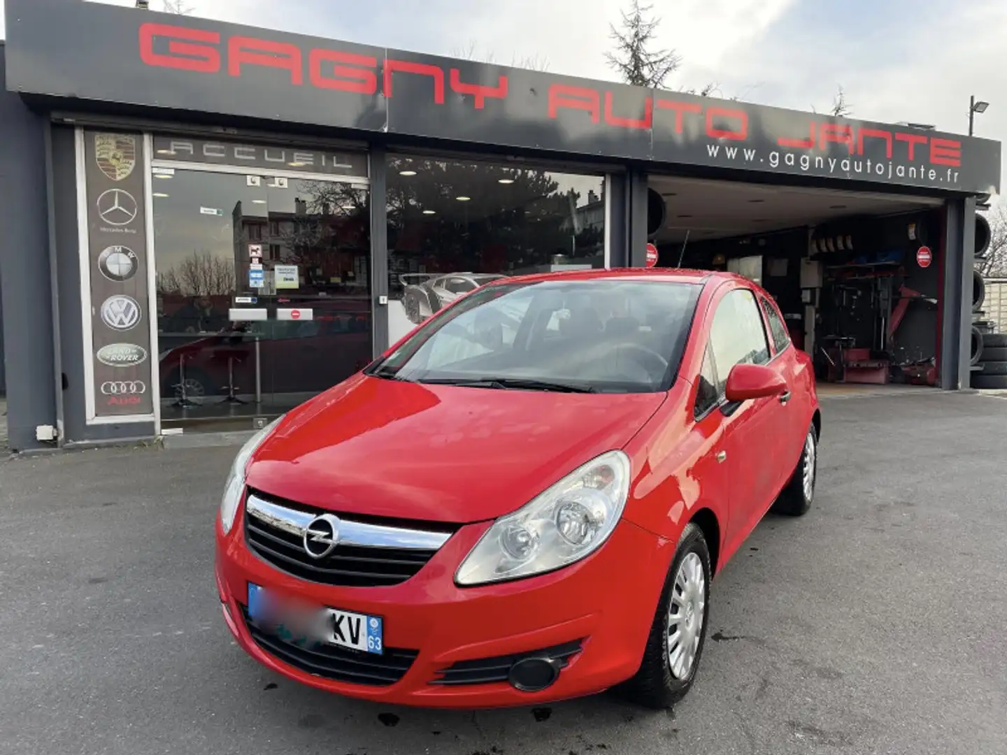 Opel Corsa 1.3 CDTI75 ESSENTIA ECOF 105G 3P - 1