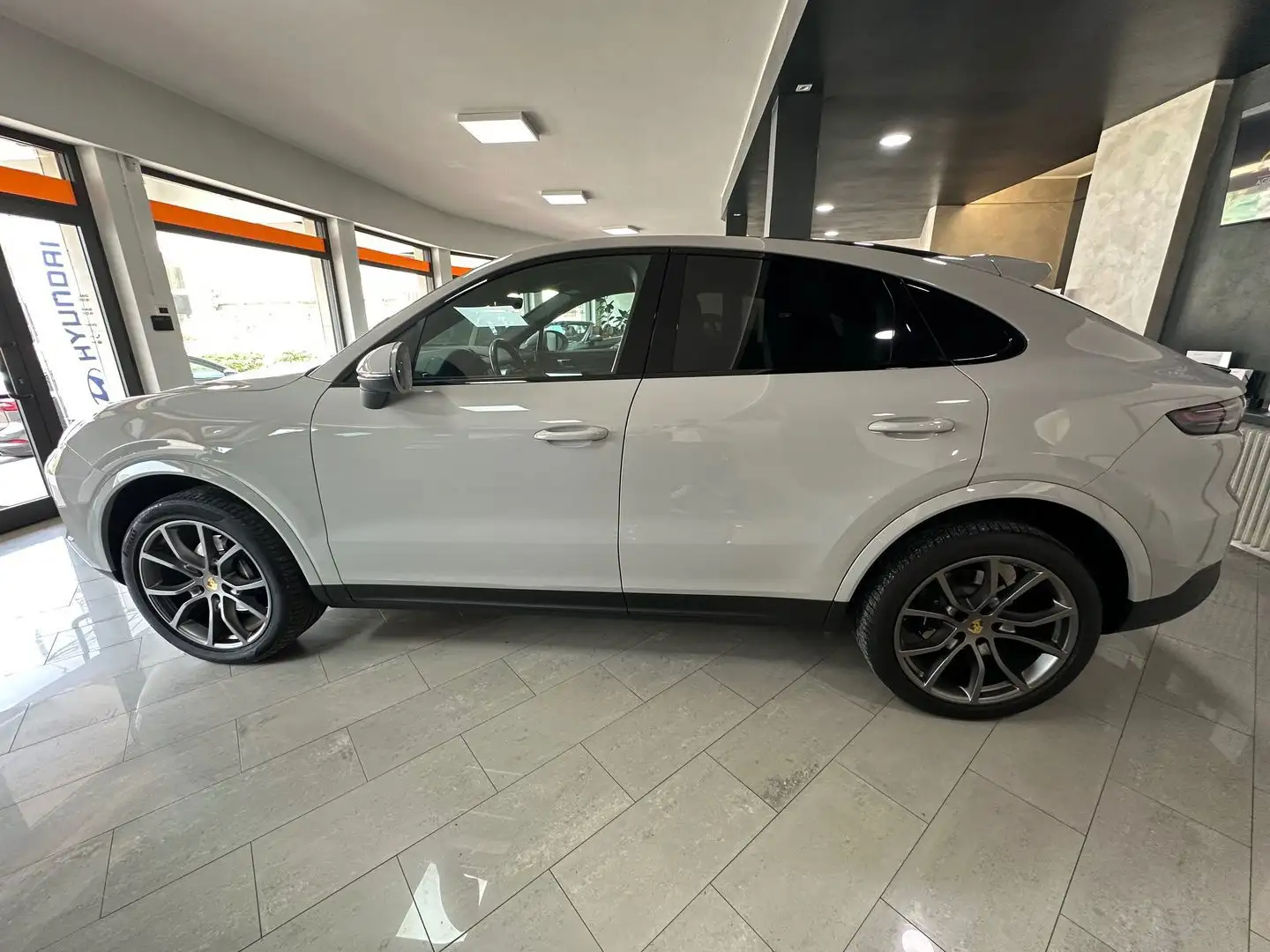 Porsche Cayenne Coupè Platinum Edition 3.0 Grigio - 2