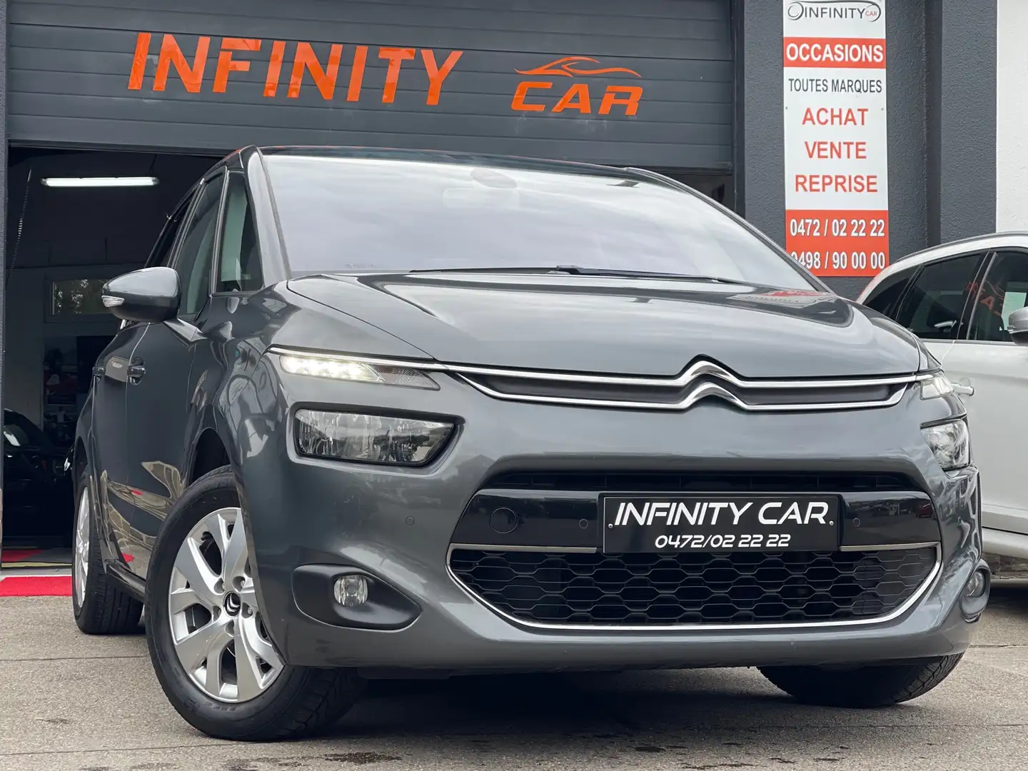 Citroen C4 Picasso 1.2 PureTech Exclusive • Condition Marchand Black - 1