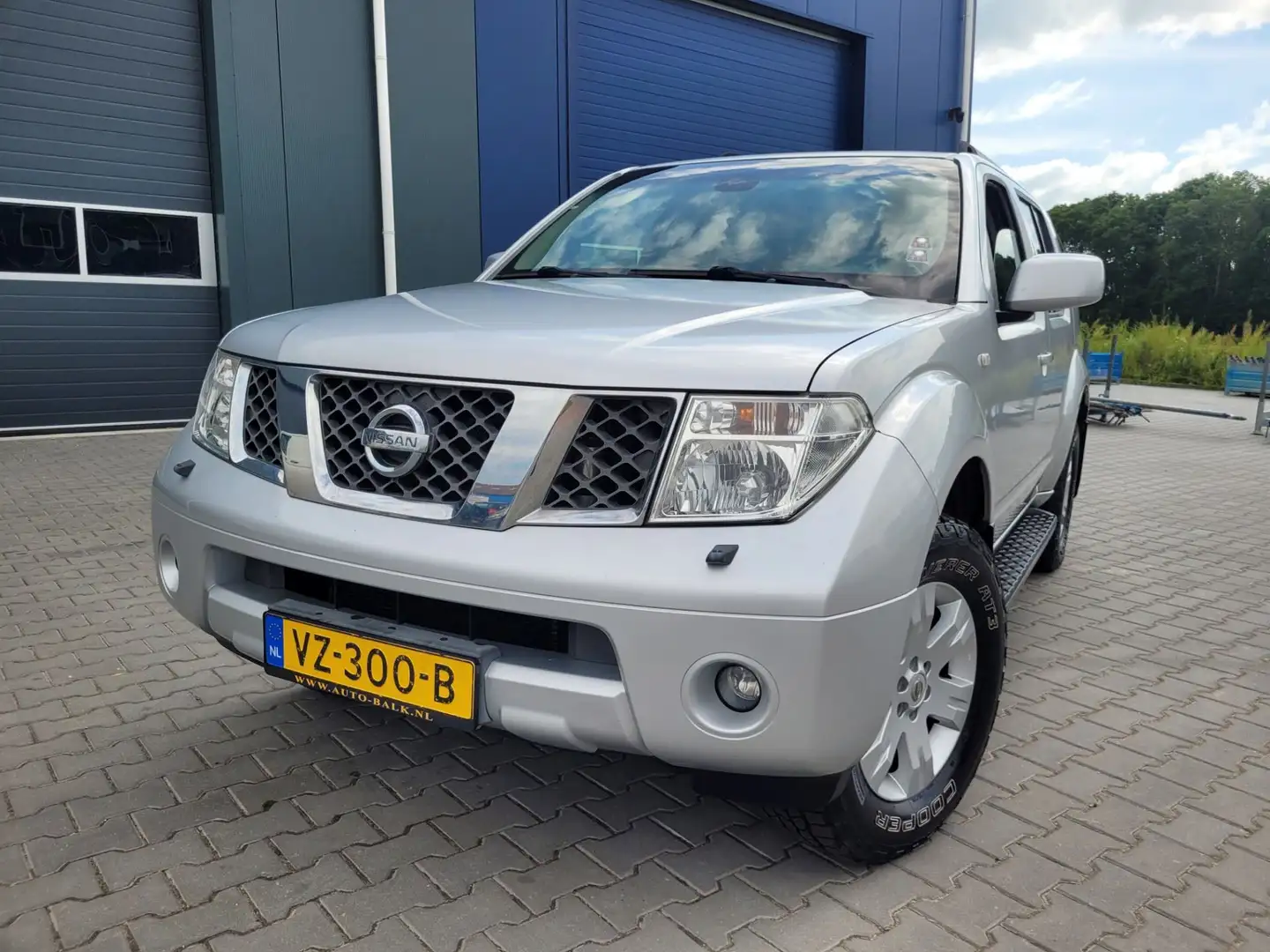 Nissan Pathfinder 2.5 SE Scuifdak Grijs Kenteken Zilver - 2