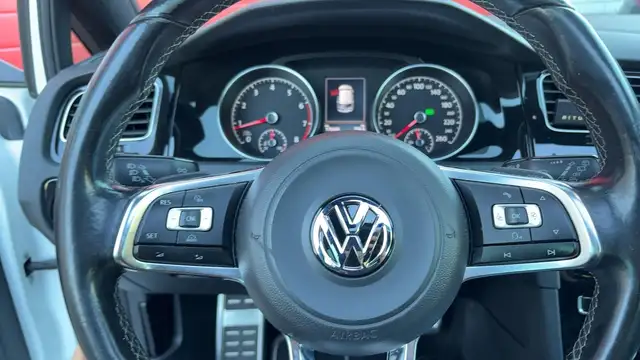 Volkswagen Golf view 11