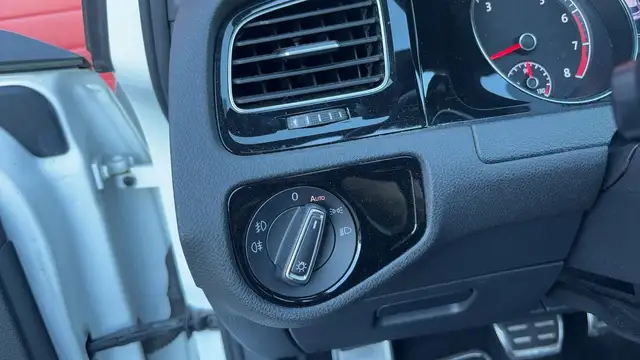 Volkswagen Golf view 9
