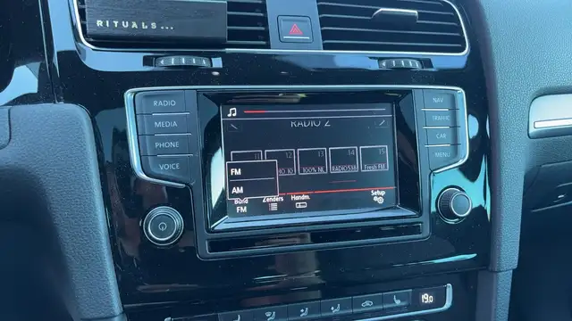 Volkswagen Golf view 14