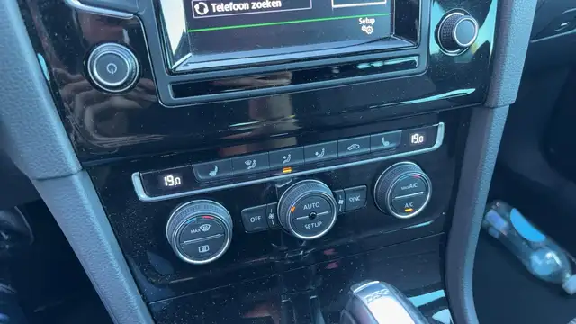 Volkswagen Golf view 16