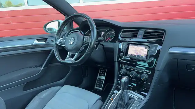 Volkswagen Golf view 5