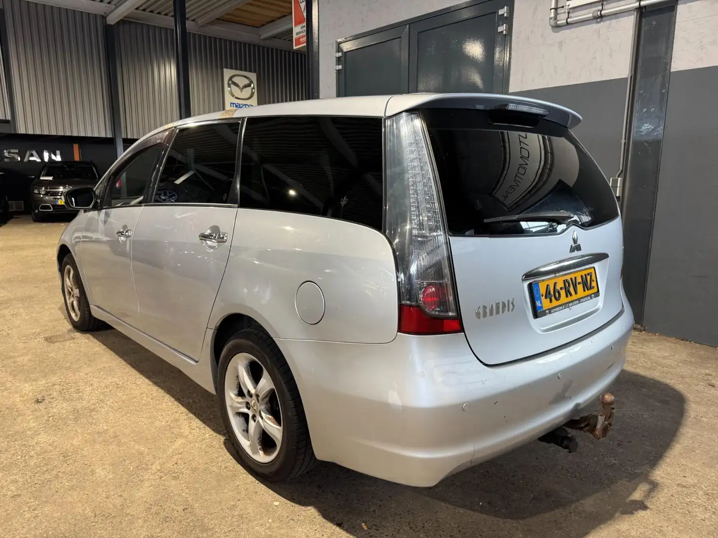 Mitsubishi Grandis 2.4-16V Intense 6 persoons Lage NAP kilometerstand Szürke - 2
