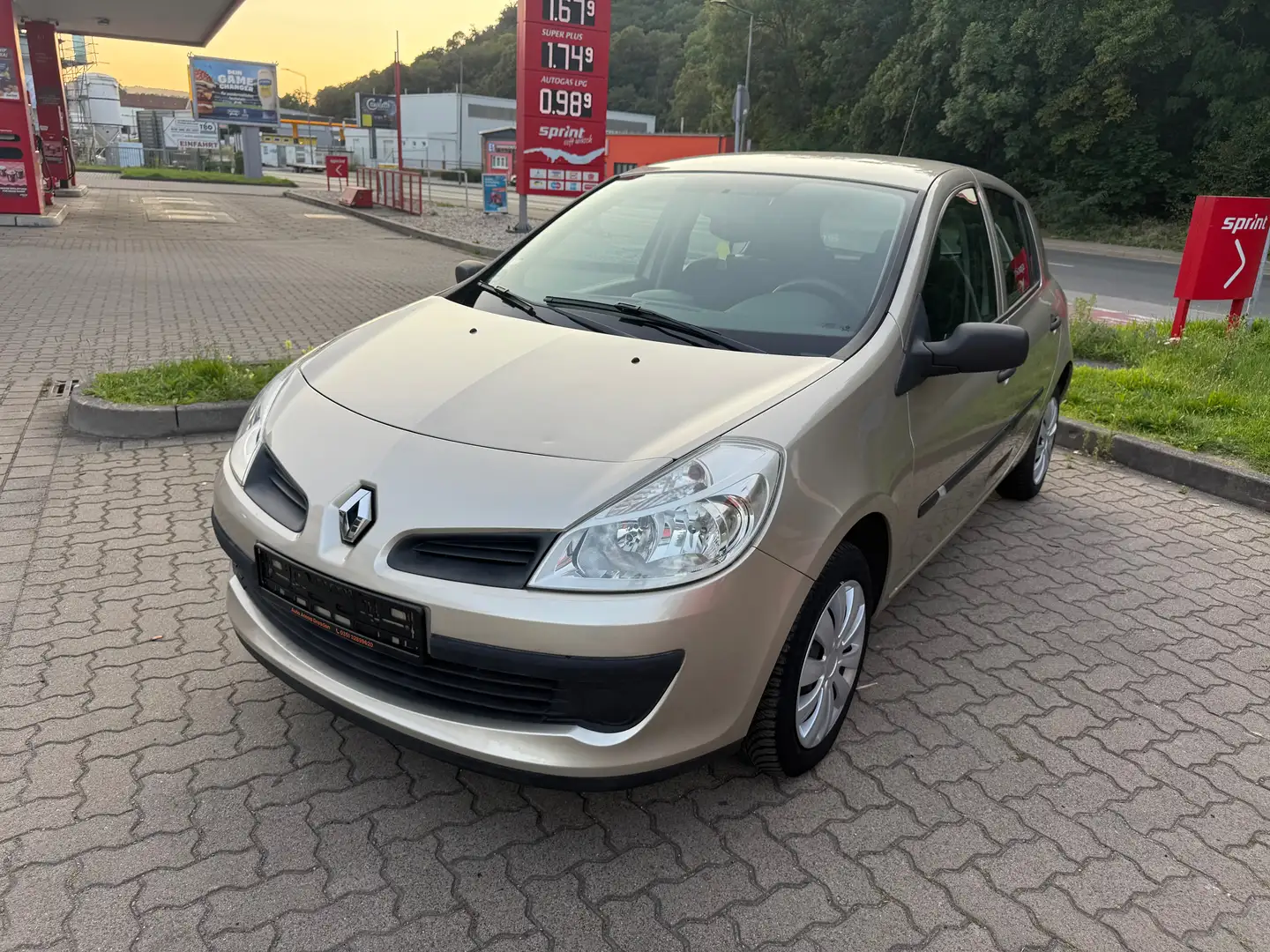 Renault Clio 1.2 16V TÜV / NEU / 08/2027 (54,000 km ) 1 HAND Золотистый - 1