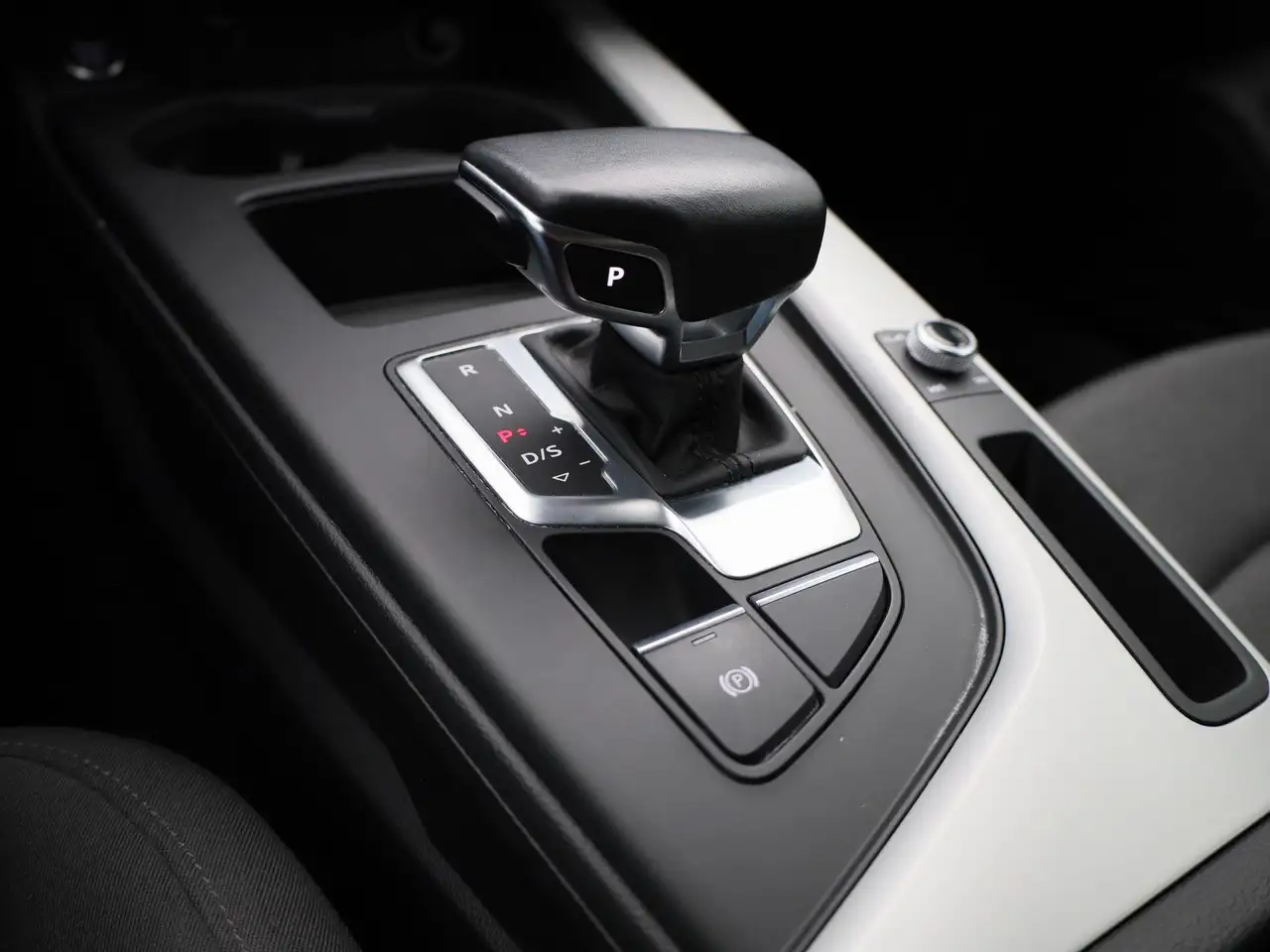 Audi A4 2.0 30 TDi 100kW S tronic Attraction B.E PDC V+A, миниатюра 23