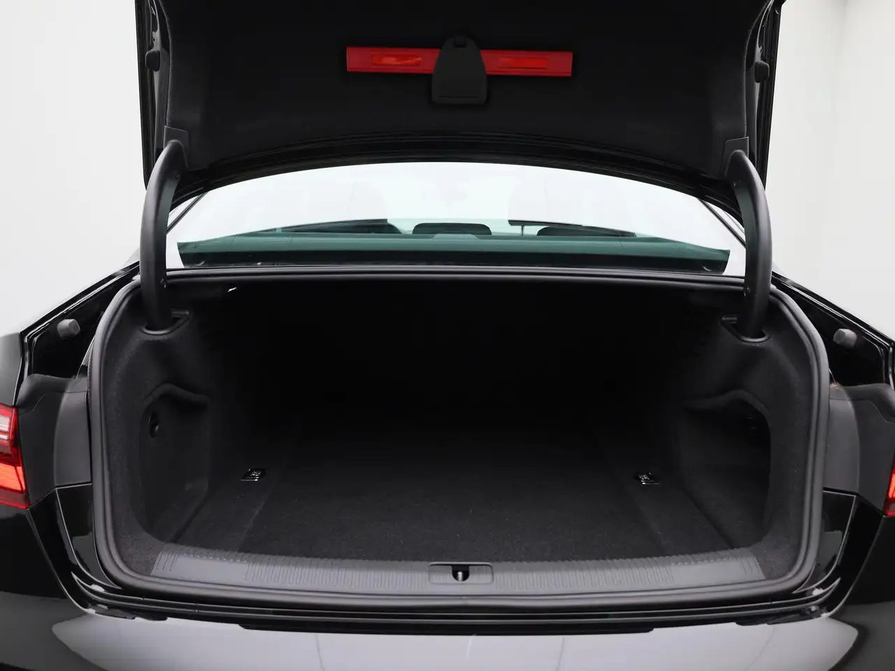 Audi A4 2.0 30 TDi 100kW S tronic Attraction B.E PDC V+A, миниатюра 16