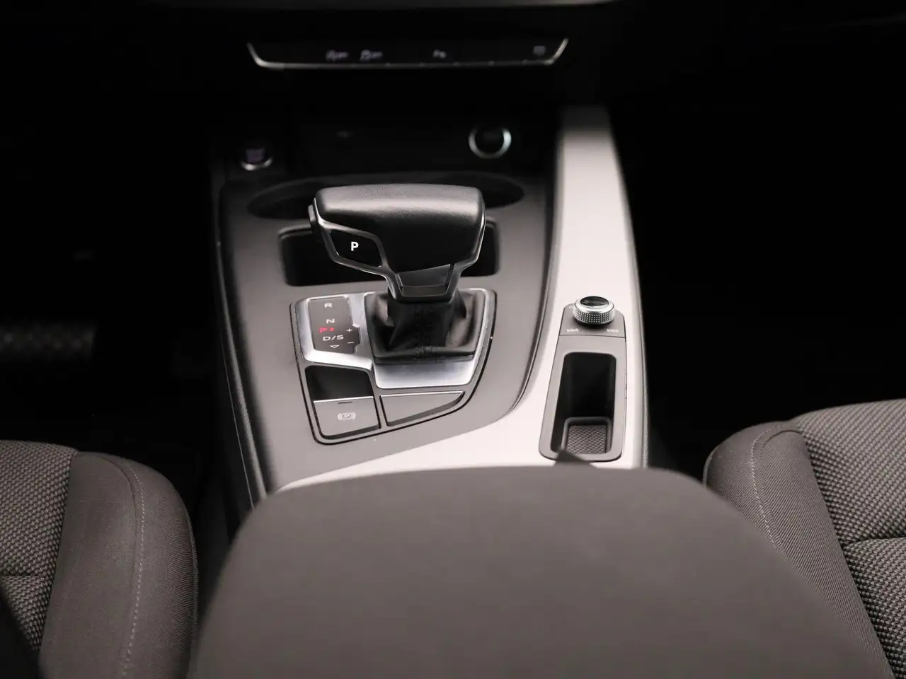 Audi A4 2.0 30 TDi 100kW S tronic Attraction B.E PDC V+A, миниатюра 12