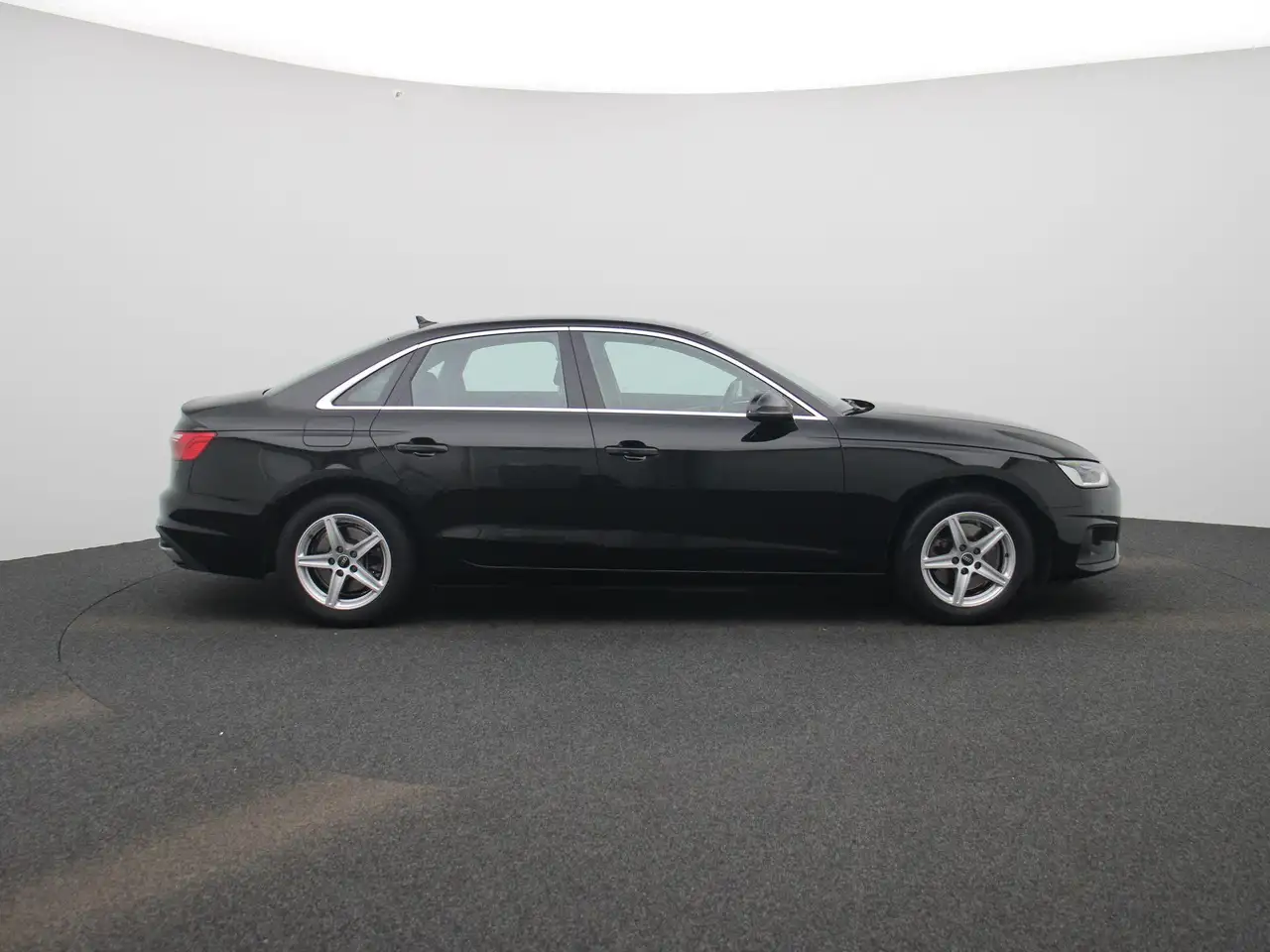 Audi A4 2.0 30 TDi 100kW S tronic Attraction B.E PDC V+A, миниатюра 7